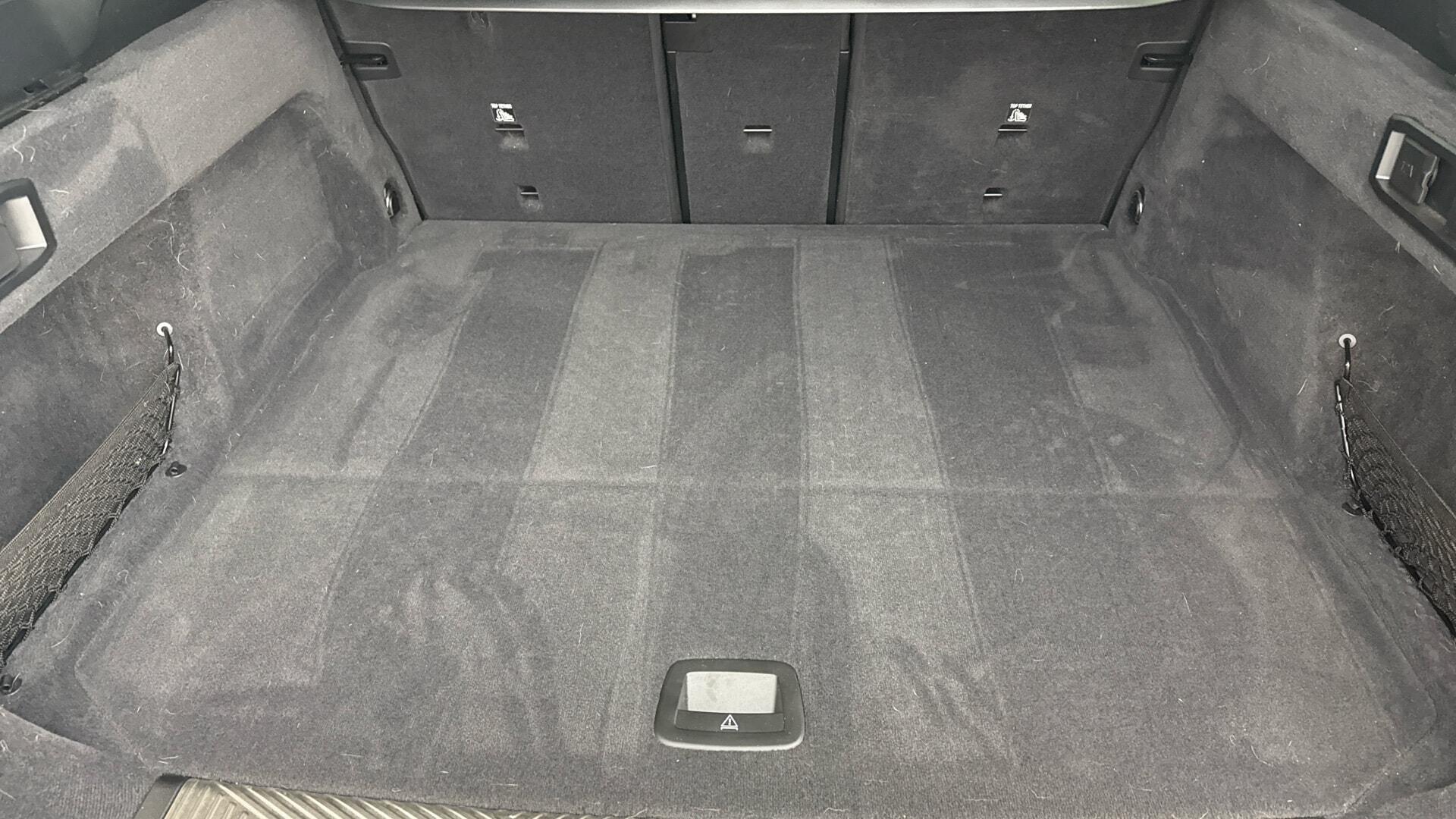 BMW 5 Series view 13