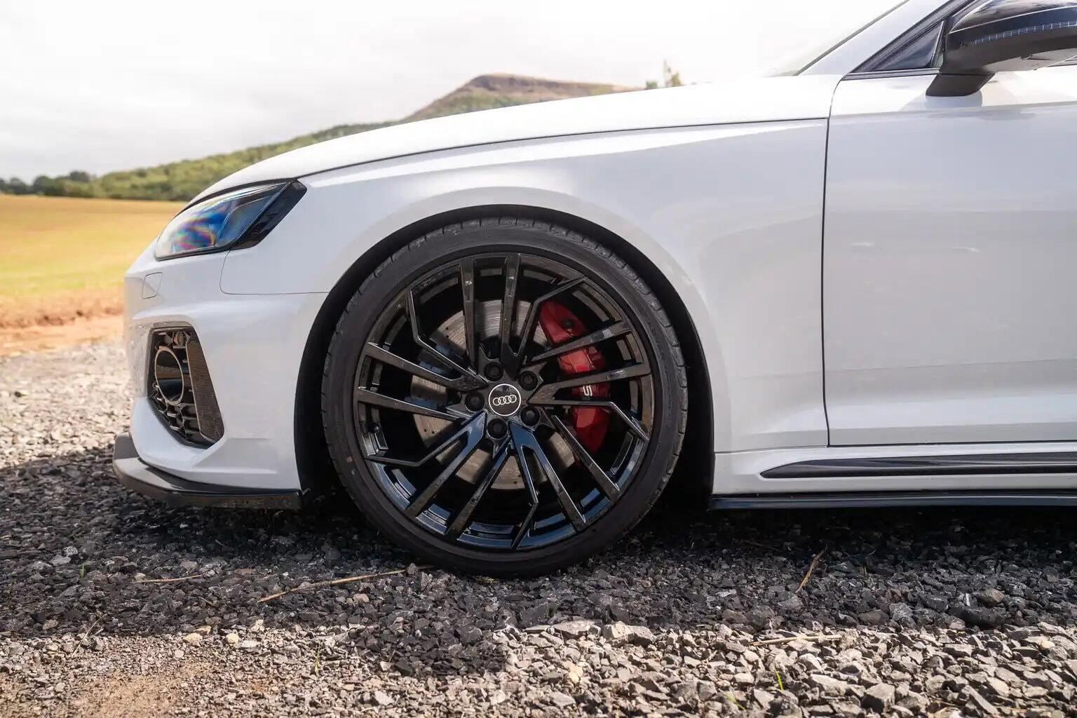 Audi RS4 Avant view 21