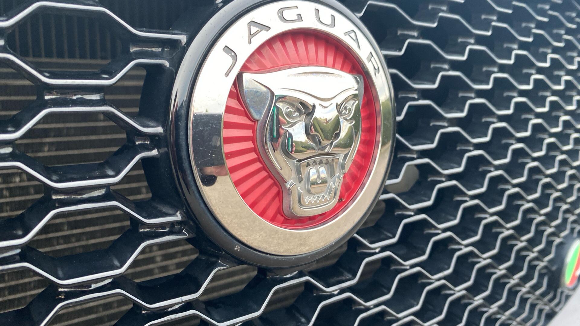 Jaguar F-Pace view 34