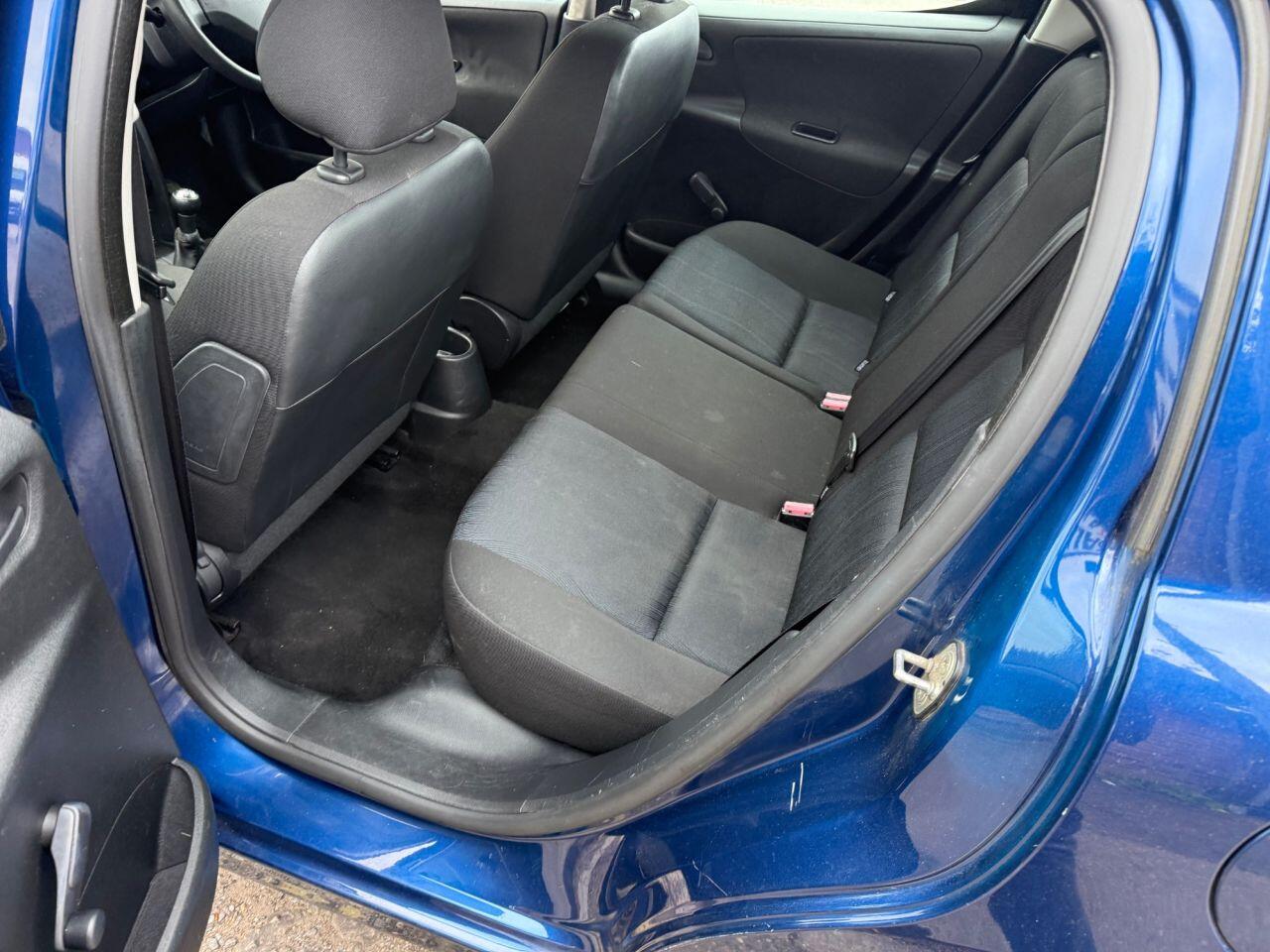 Peugeot 207 view 11