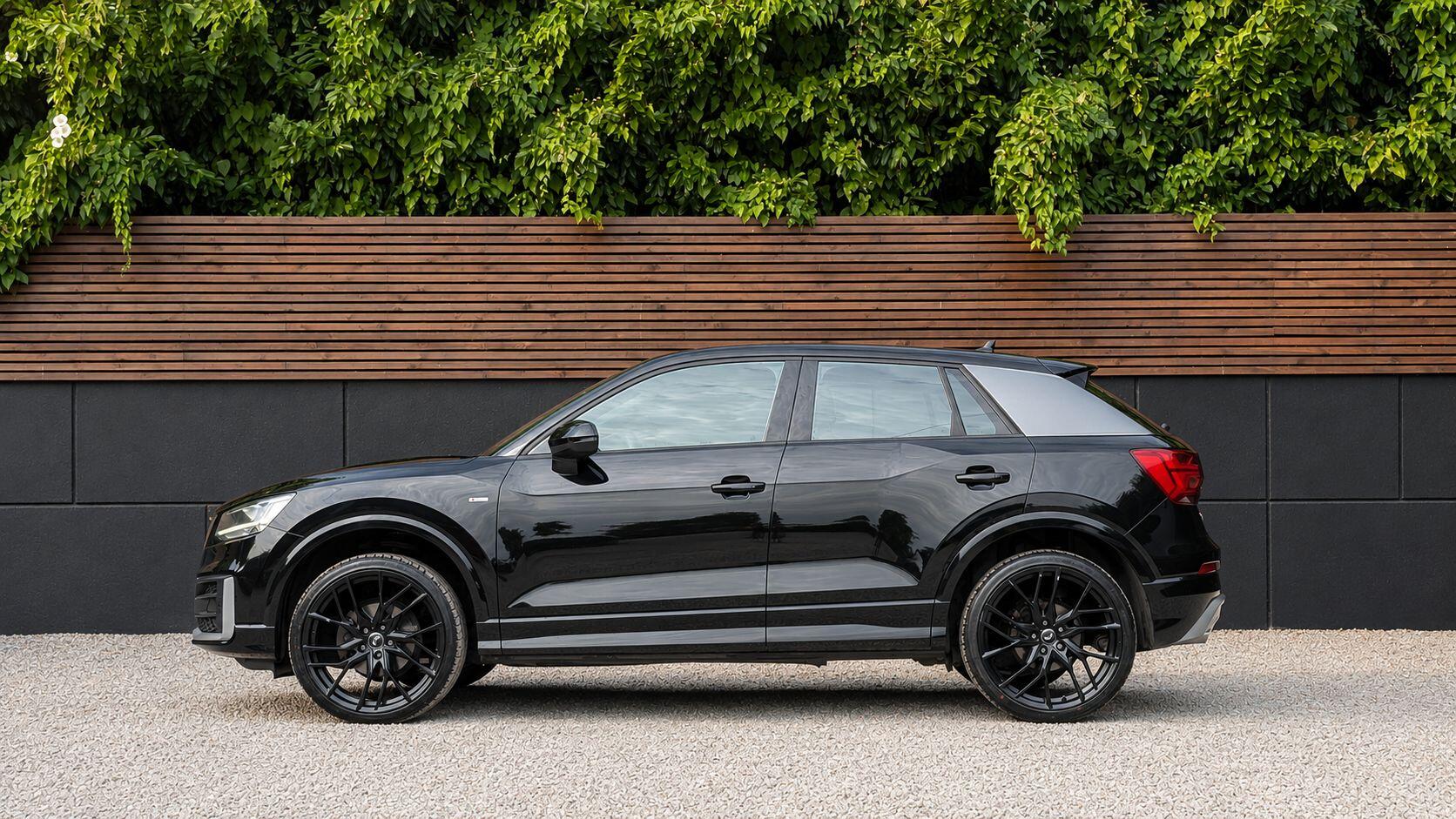 Audi Q2 view 5