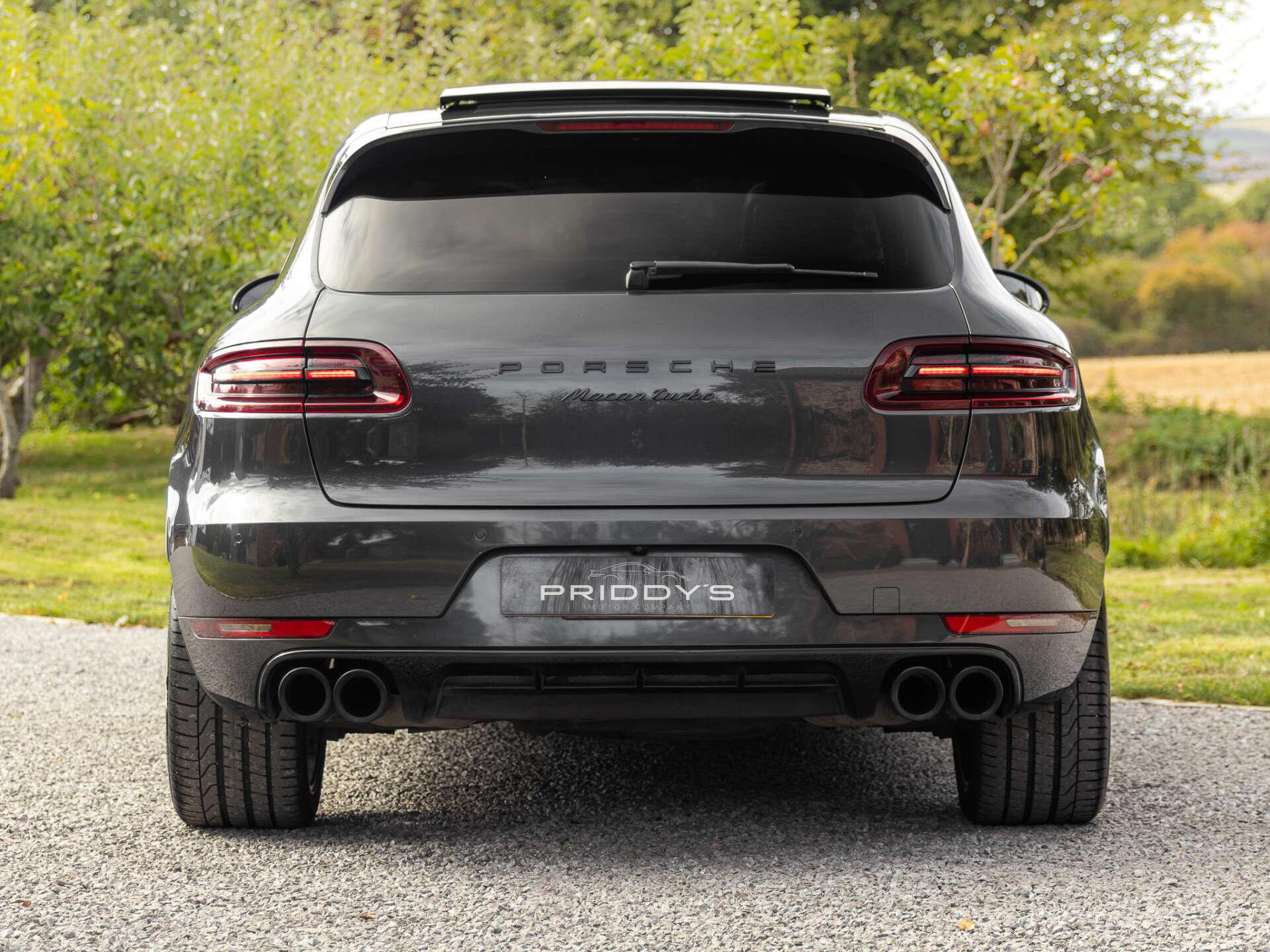 Porsche Macan view 4