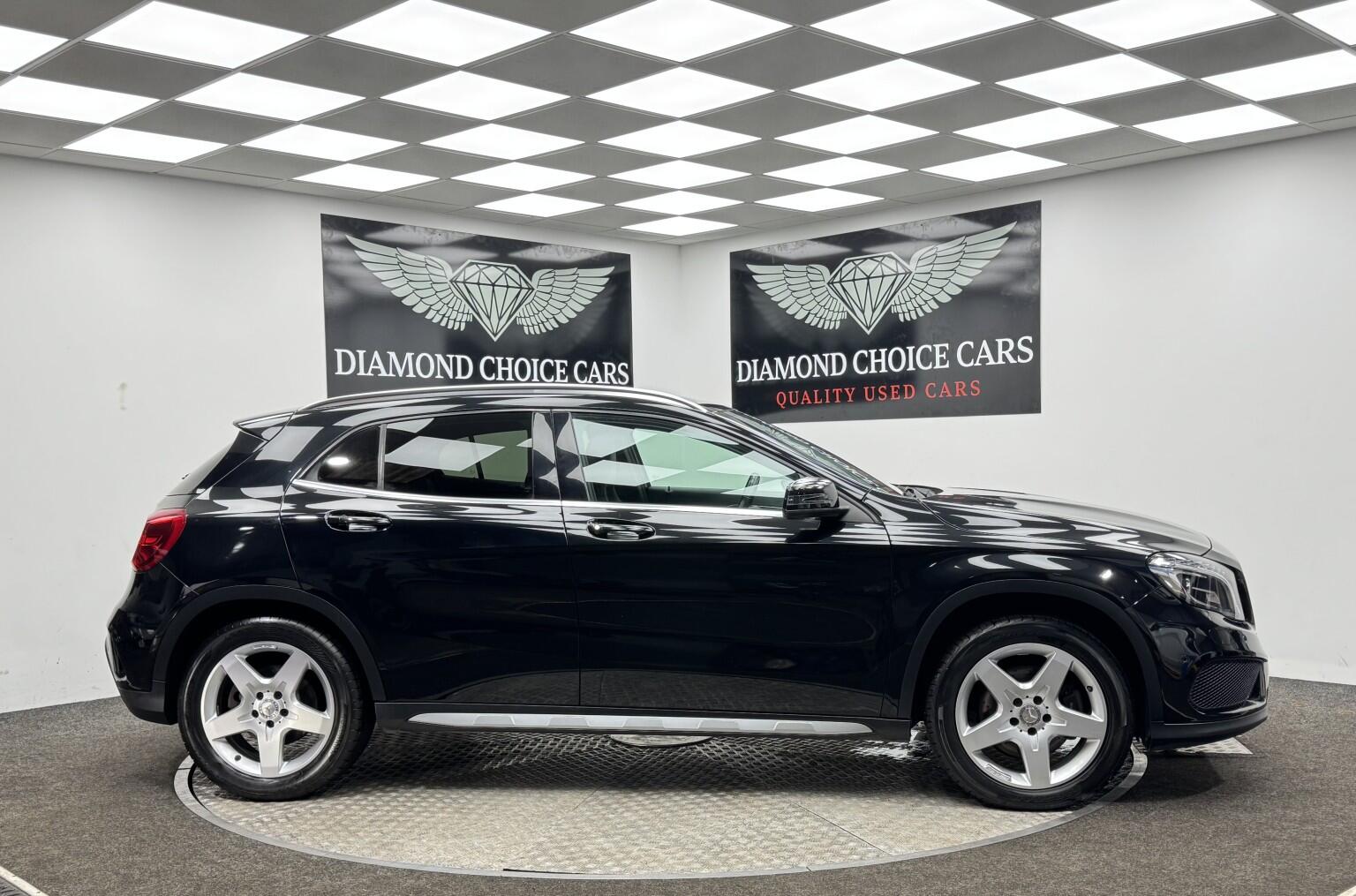 Mercedes-Benz GLA view 4