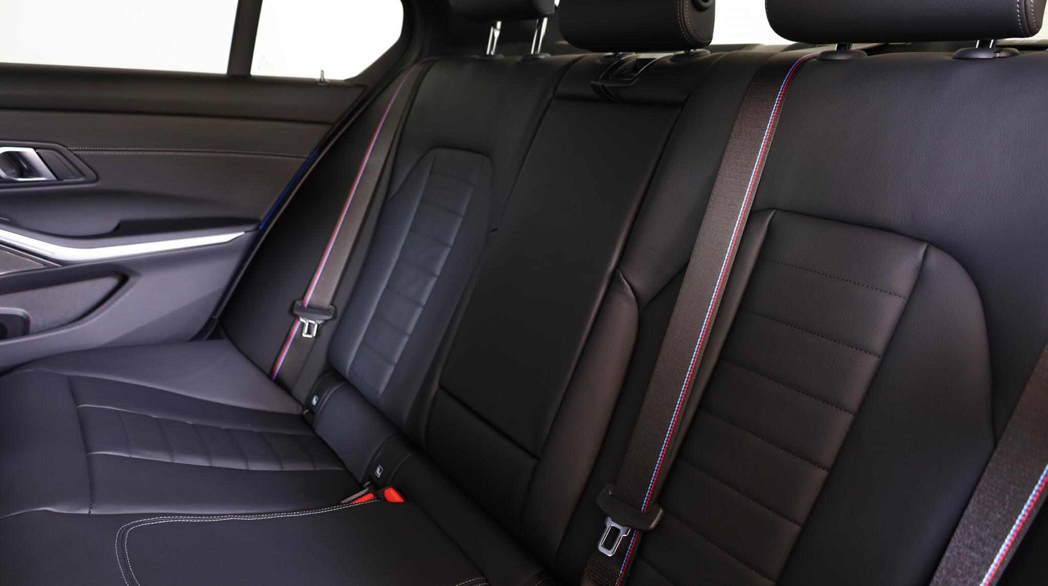 BMW 3 Series view 12