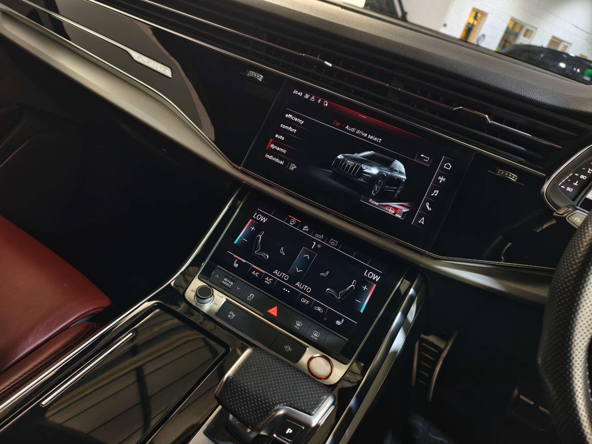 Audi SQ7 view 29