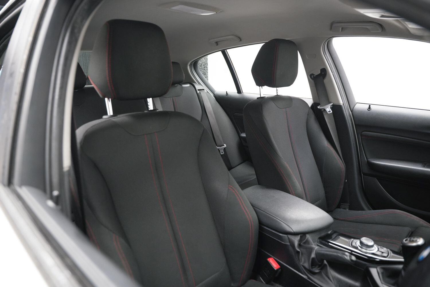 BMW 1 Series view 7