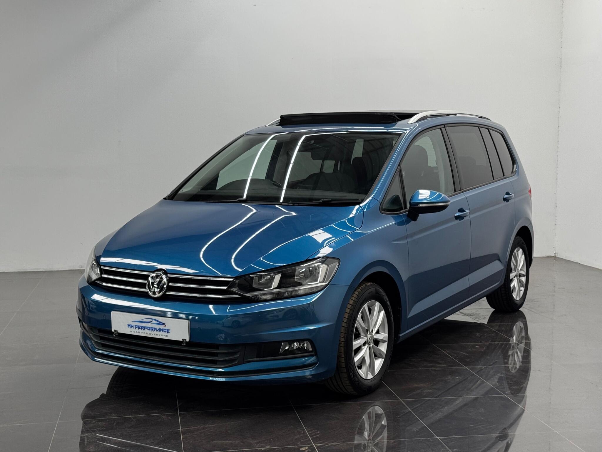 Volkswagen Touran view 35