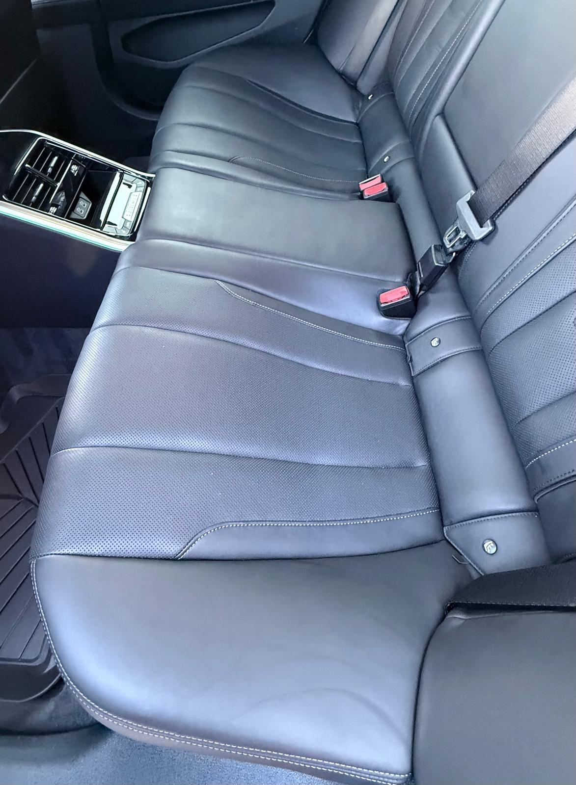 BMW 8 Series view 20