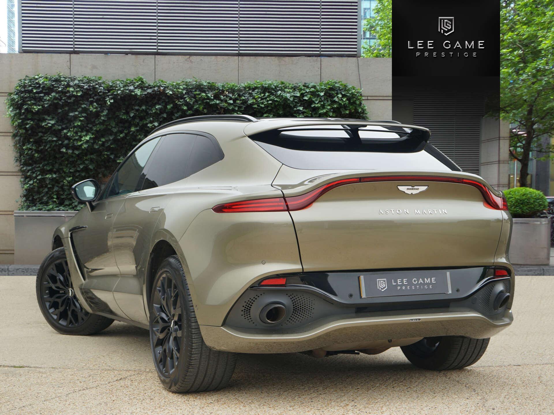 Aston Martin DBX view 30