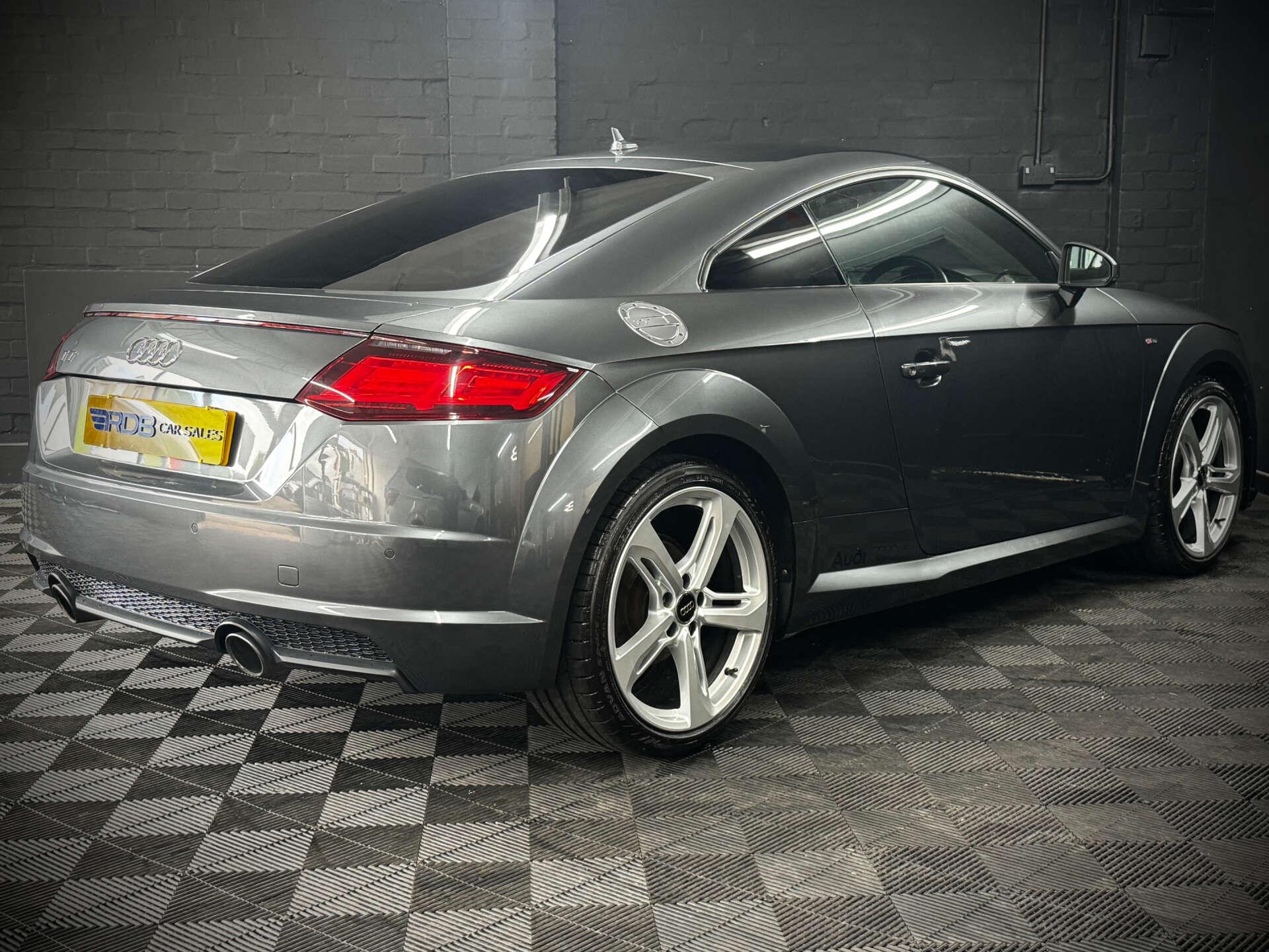 Audi TT view 25