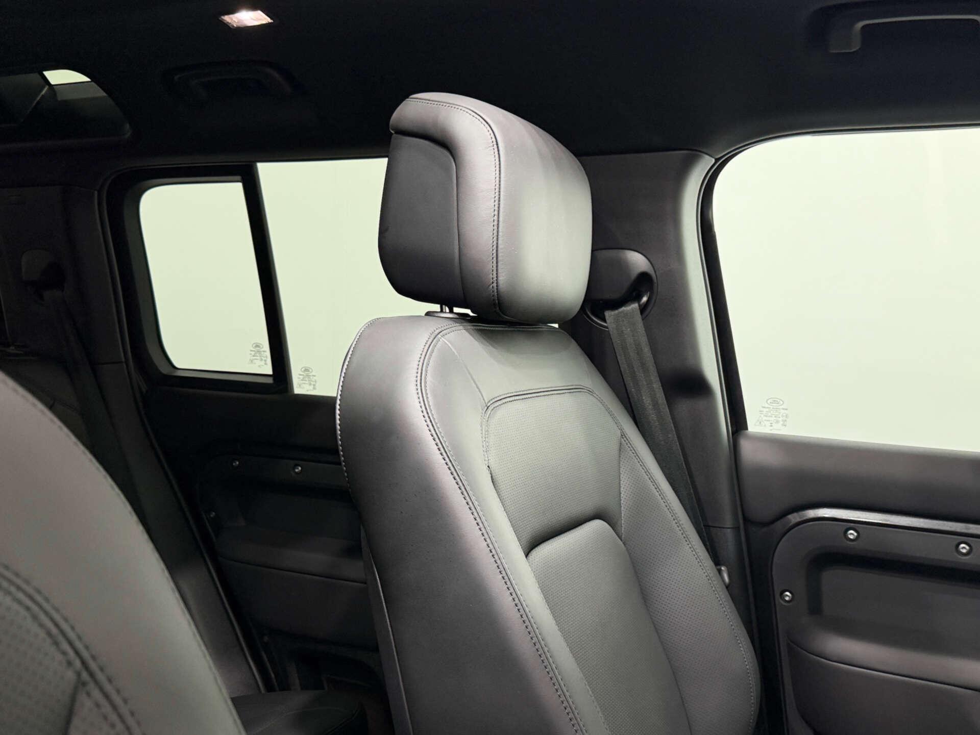Land Rover Defender view 49