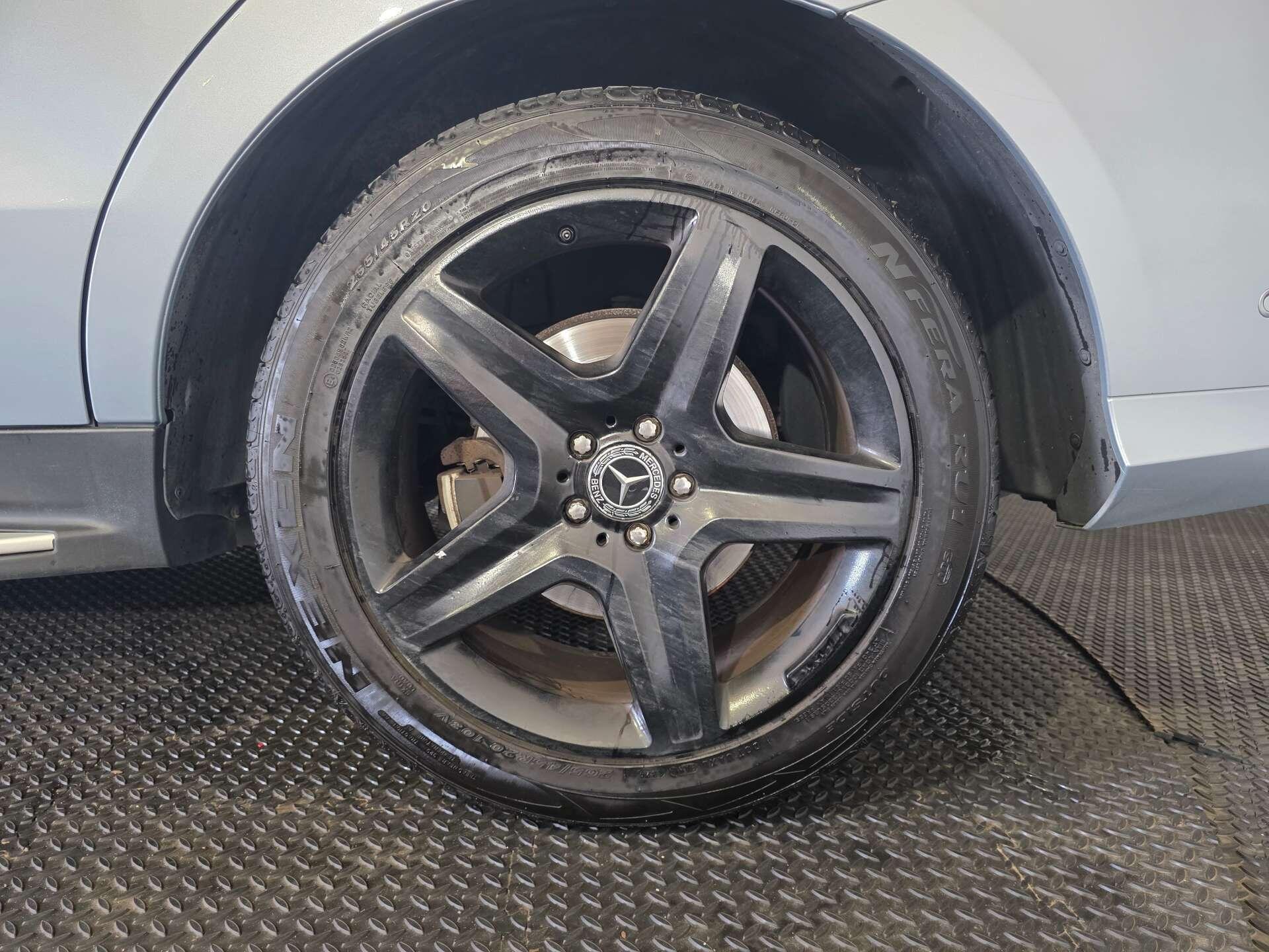 Mercedes-Benz Gle view 56