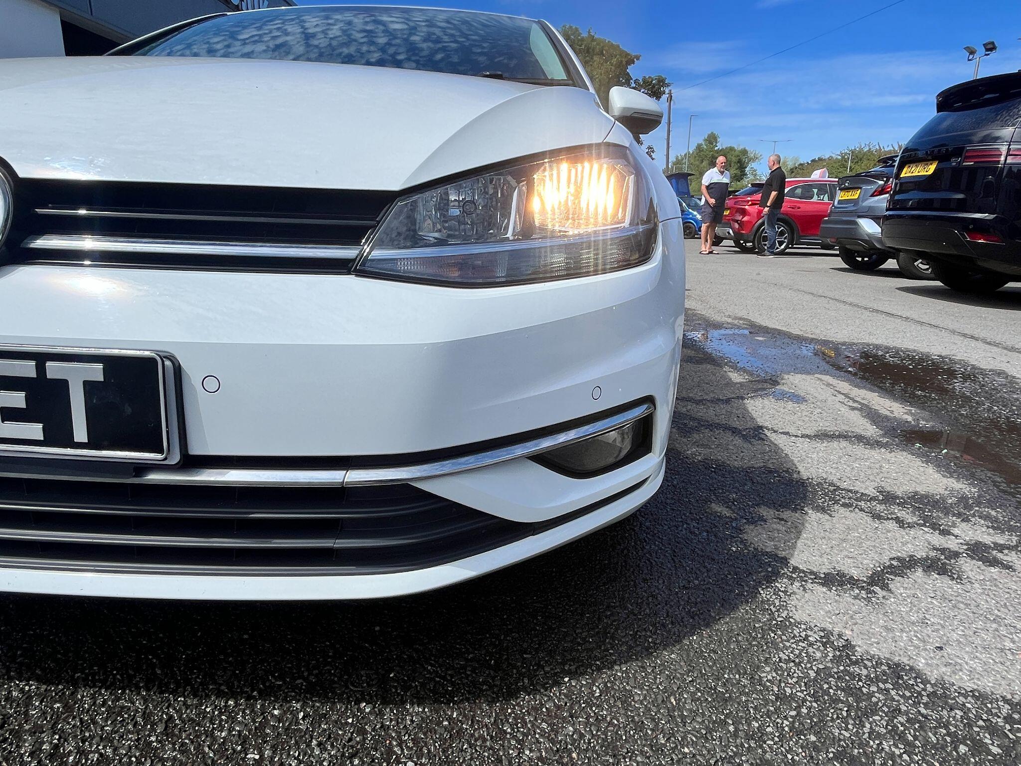 Volkswagen Golf view 9