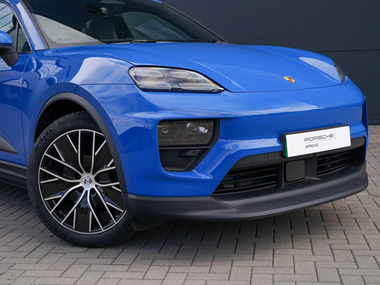 Porsche Macan view 45