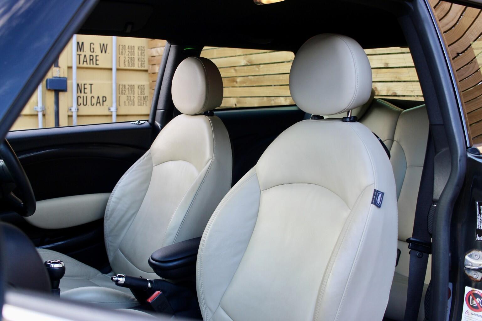 Mini Hatch view 12