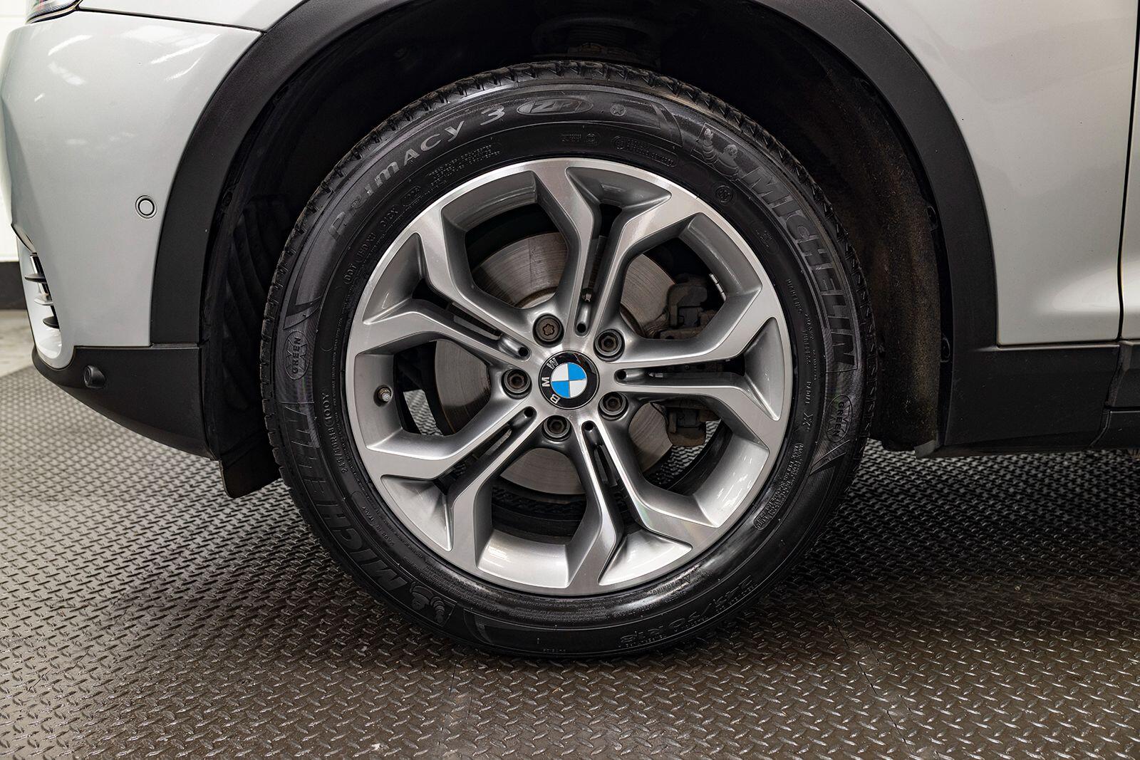 BMW X3 view 9