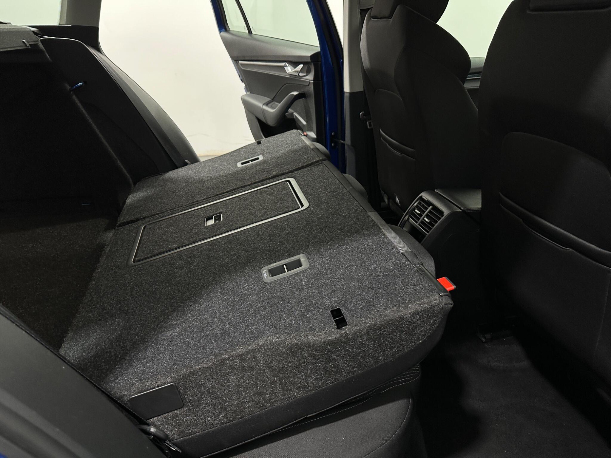 Skoda Octavia view 45