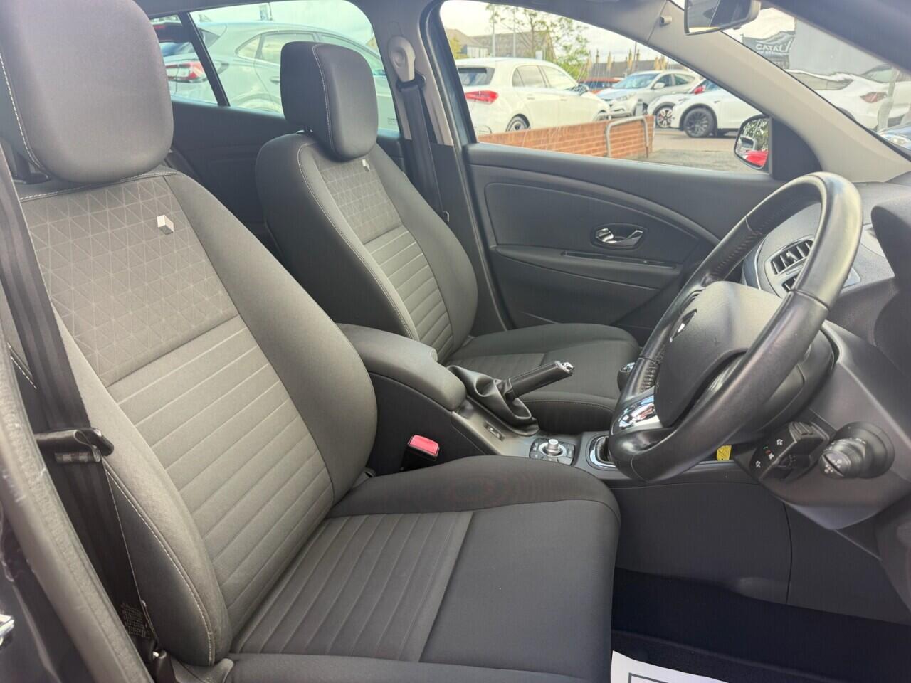 Renault Megane view 12