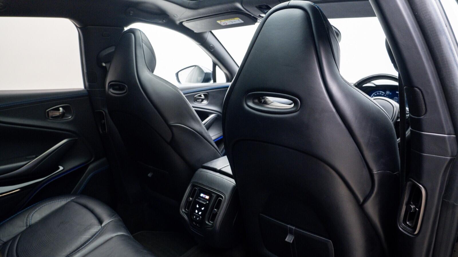 Aston Martin DBX view 9
