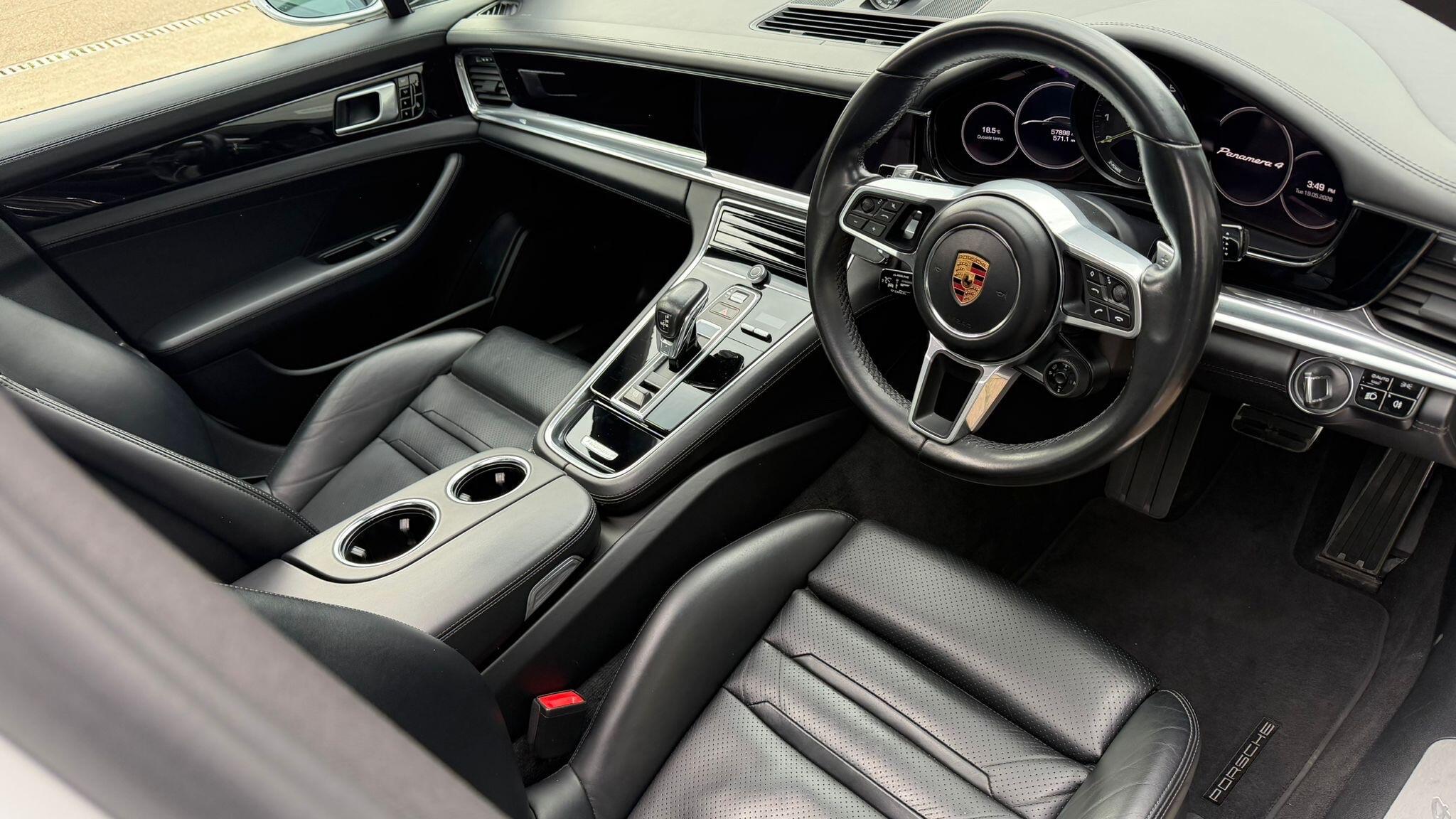 Porsche Panamera view 10