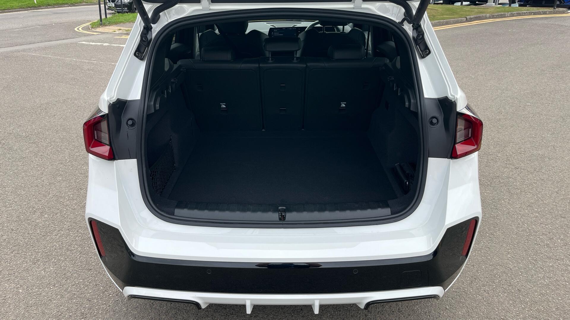 BMW iX1 view 13