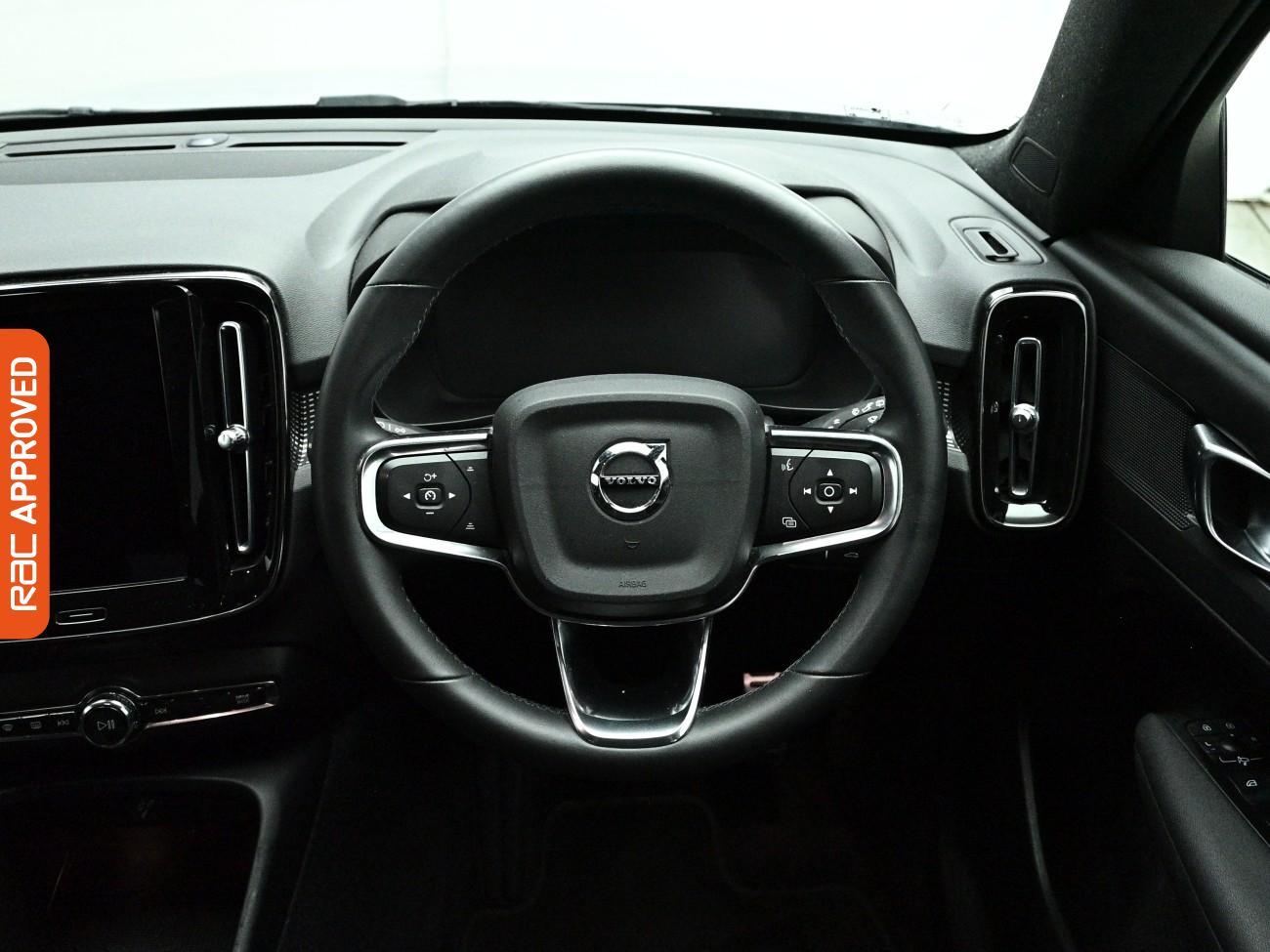 Volvo XC40 view 10