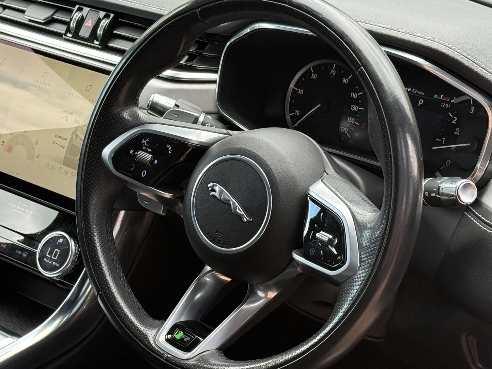 Jaguar XF view 29