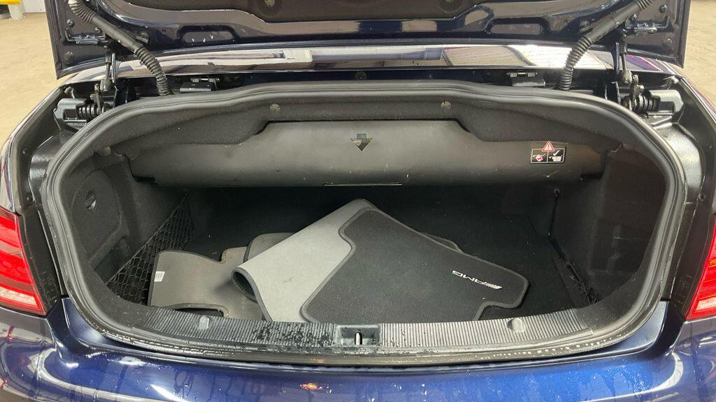 Mercedes-Benz E Class view 14
