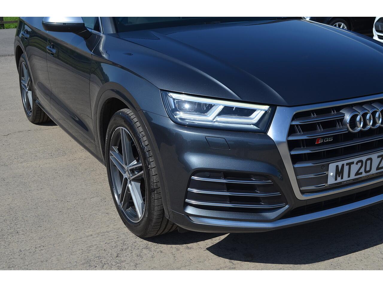Audi SQ5 view 43