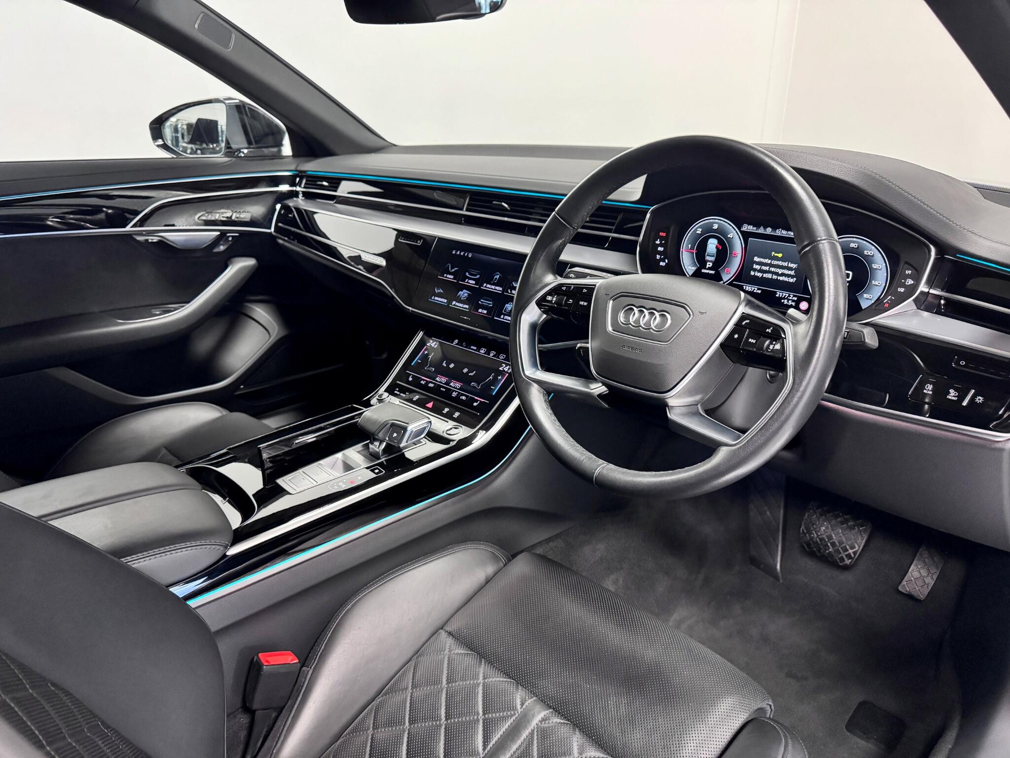 Audi A8 view 21