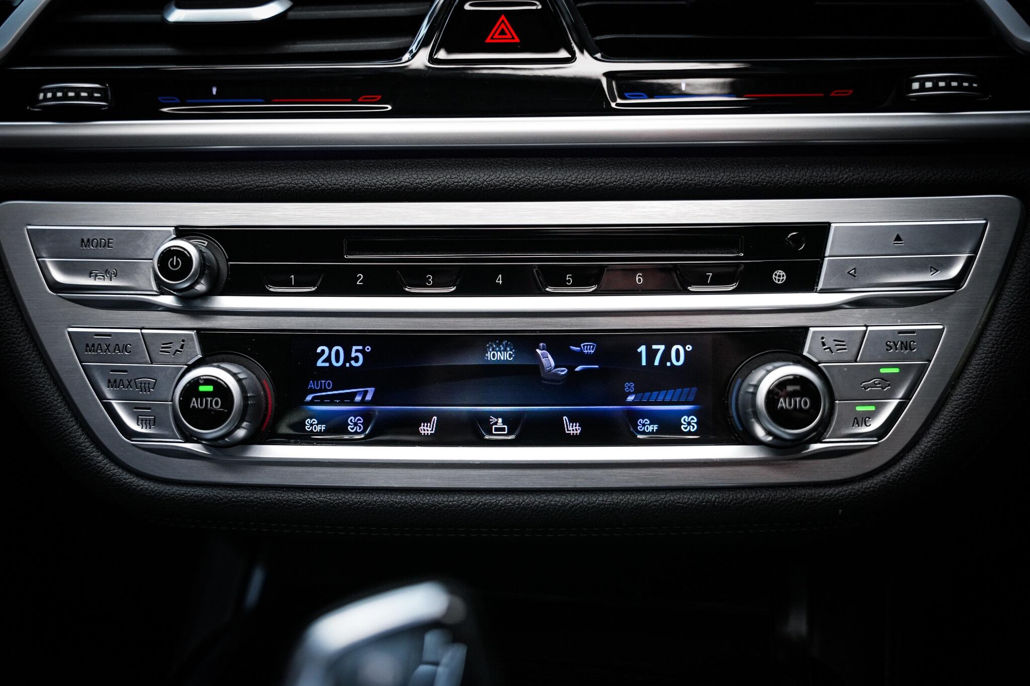 BMW 7 Series view 43
