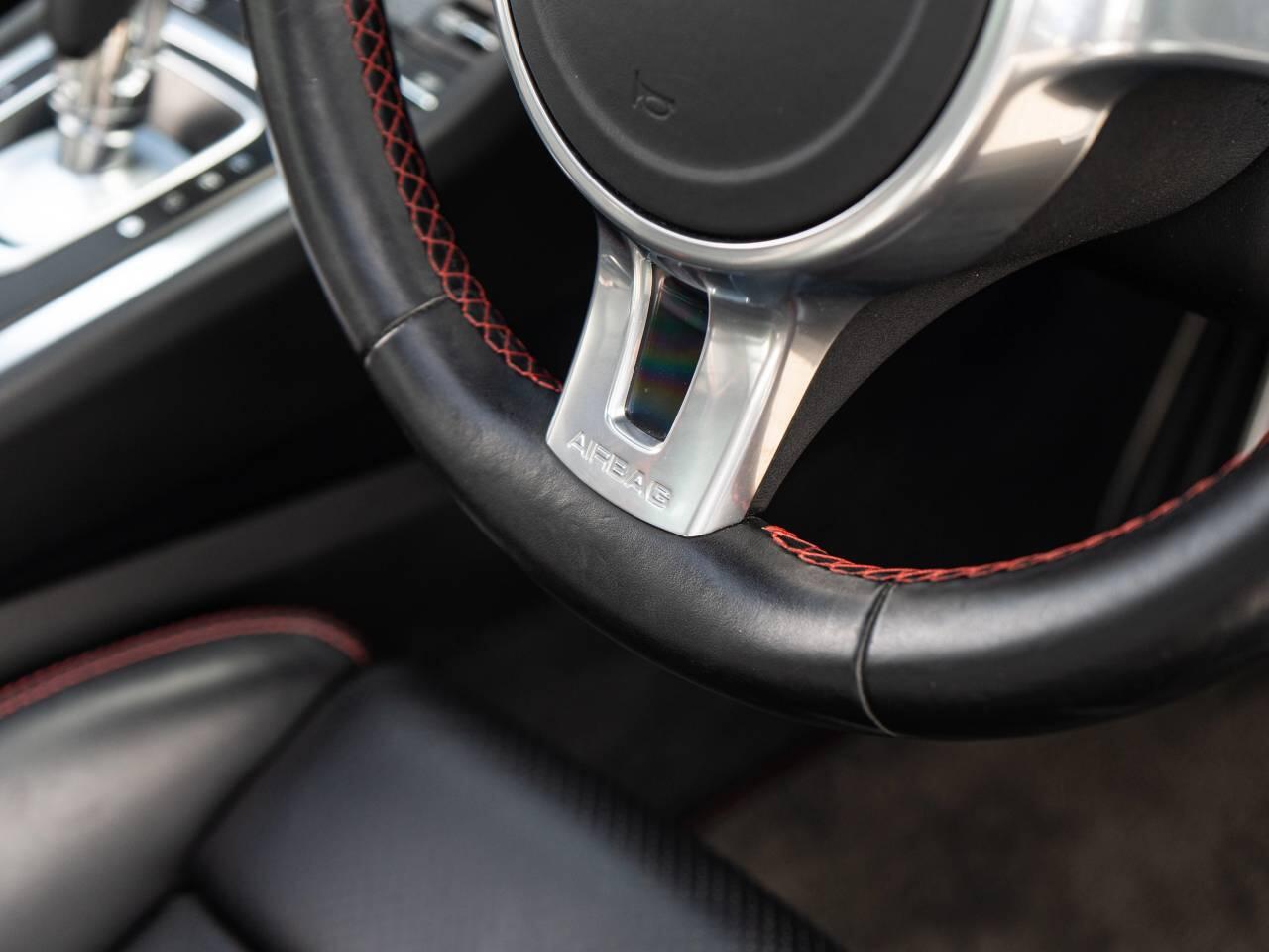 Porsche 911 view 24
