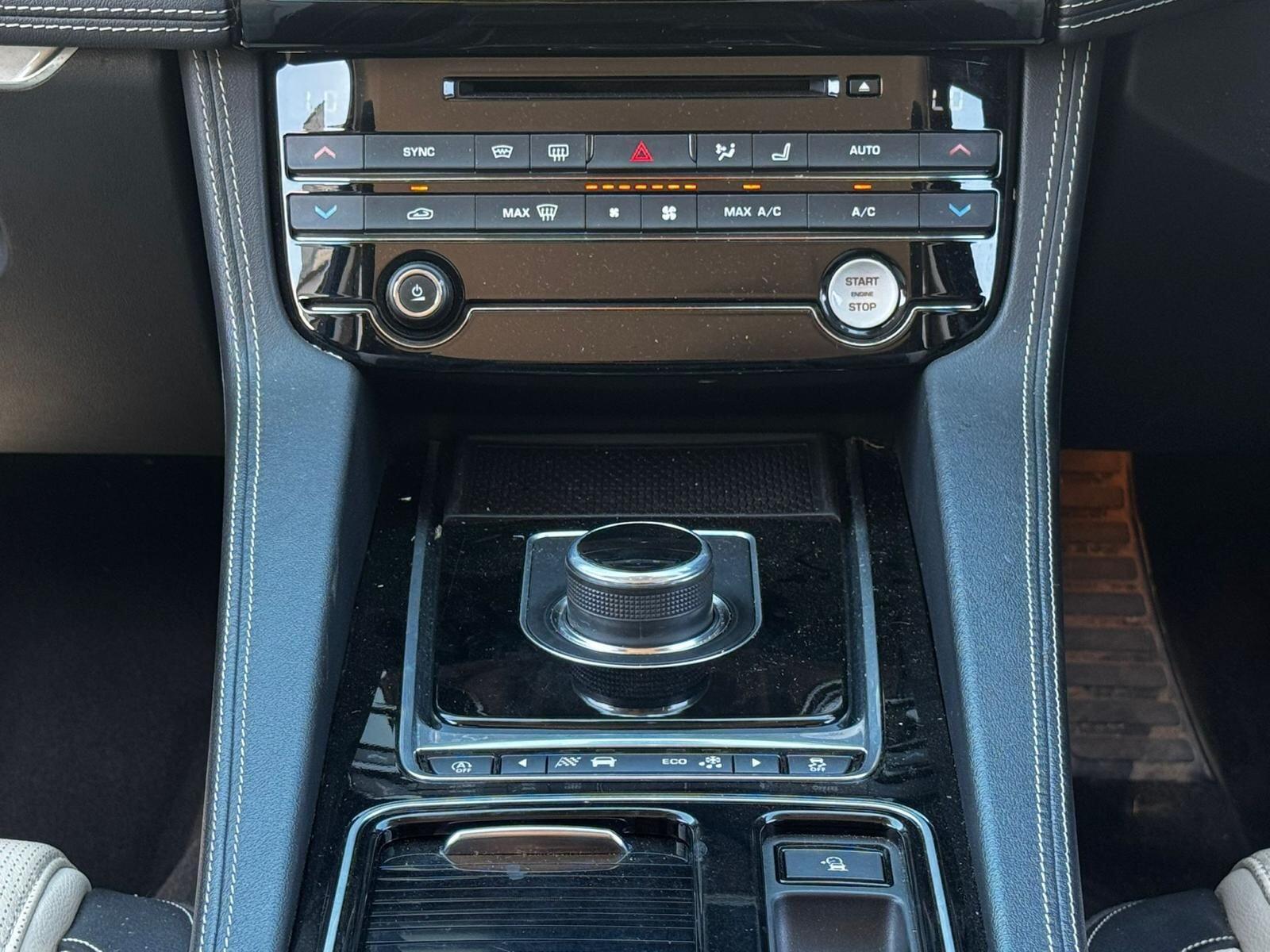 Jaguar F-Pace view 26