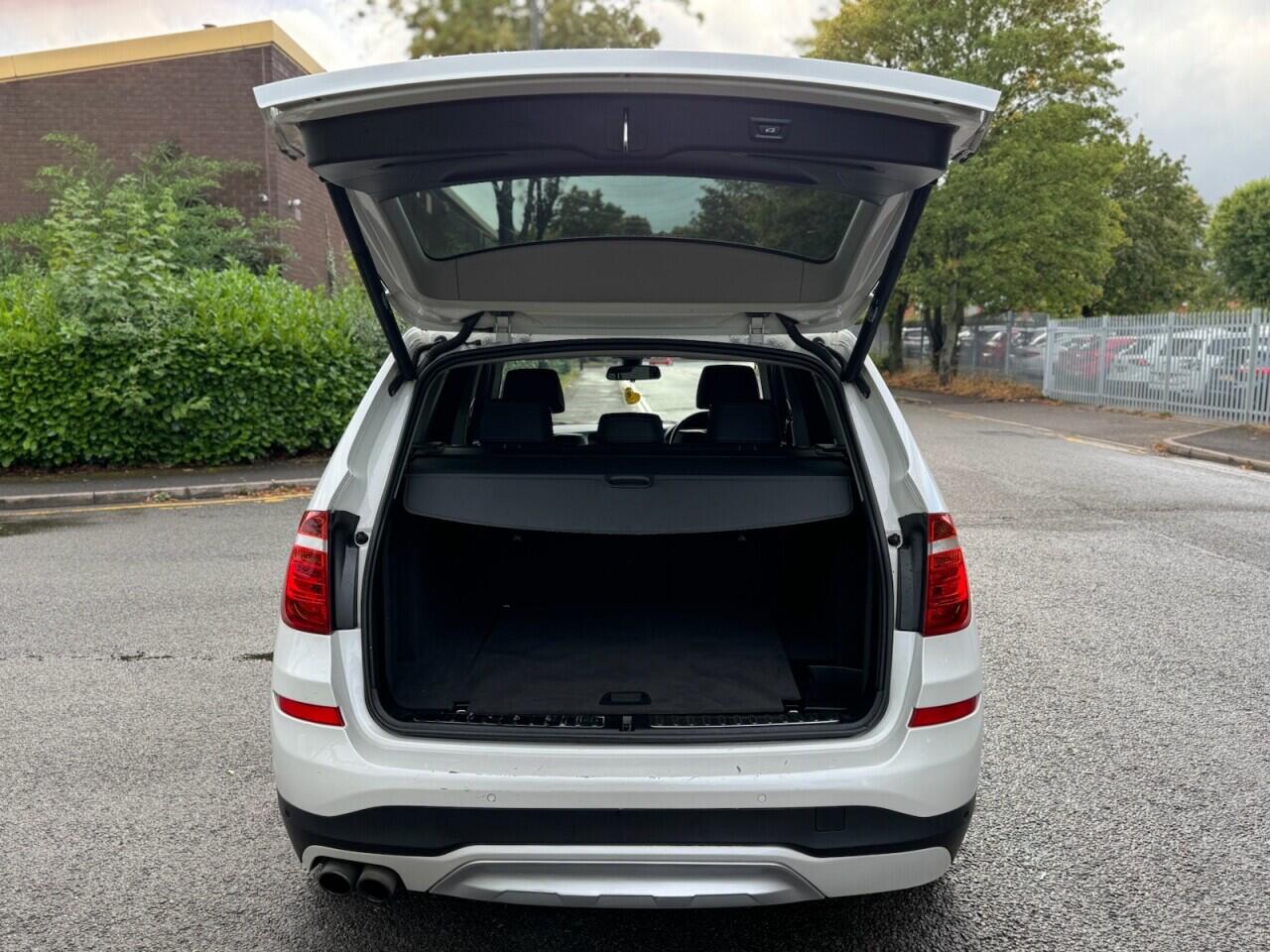 BMW X3 view 34