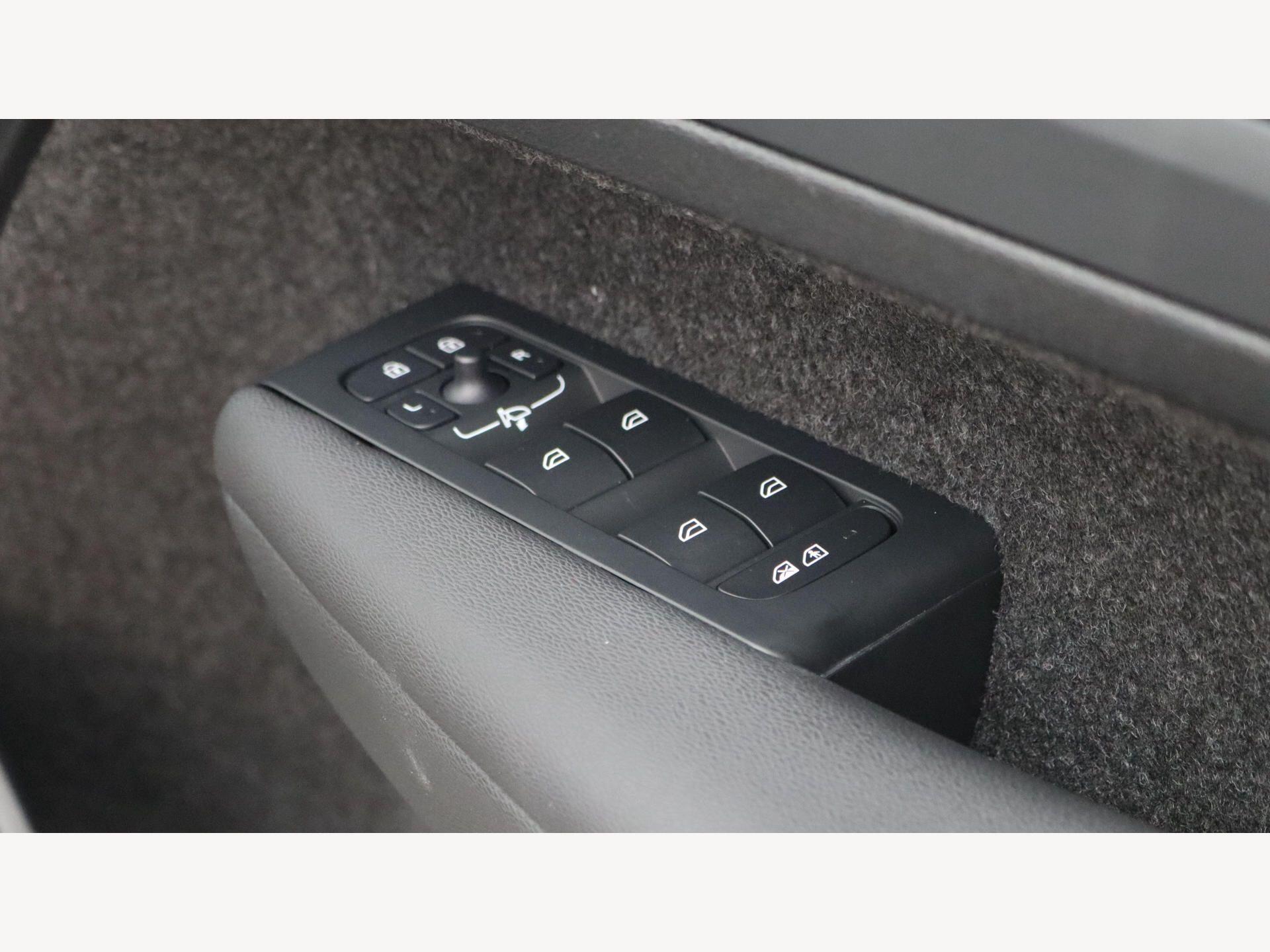 Volvo XC40 view 25