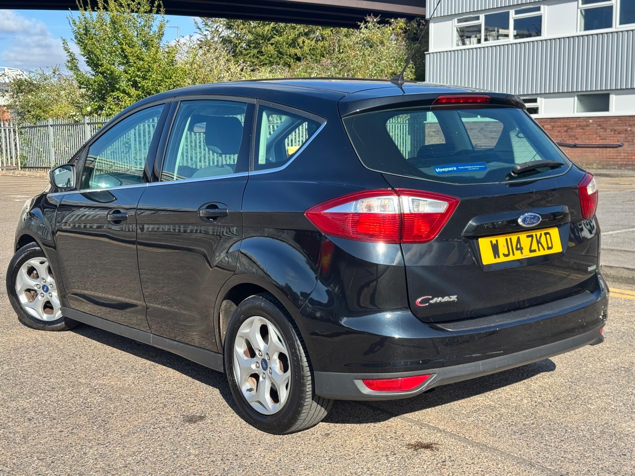 Ford C-Max view 4