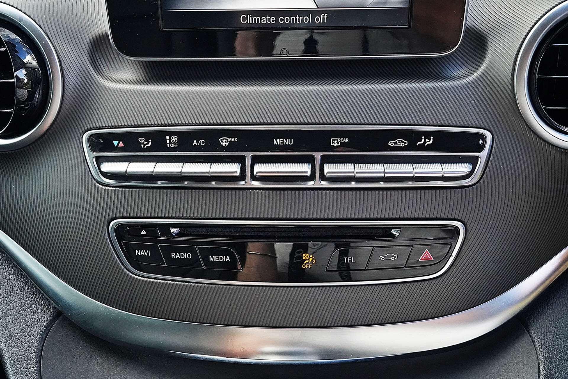 Mercedes-Benz V-Class view 19