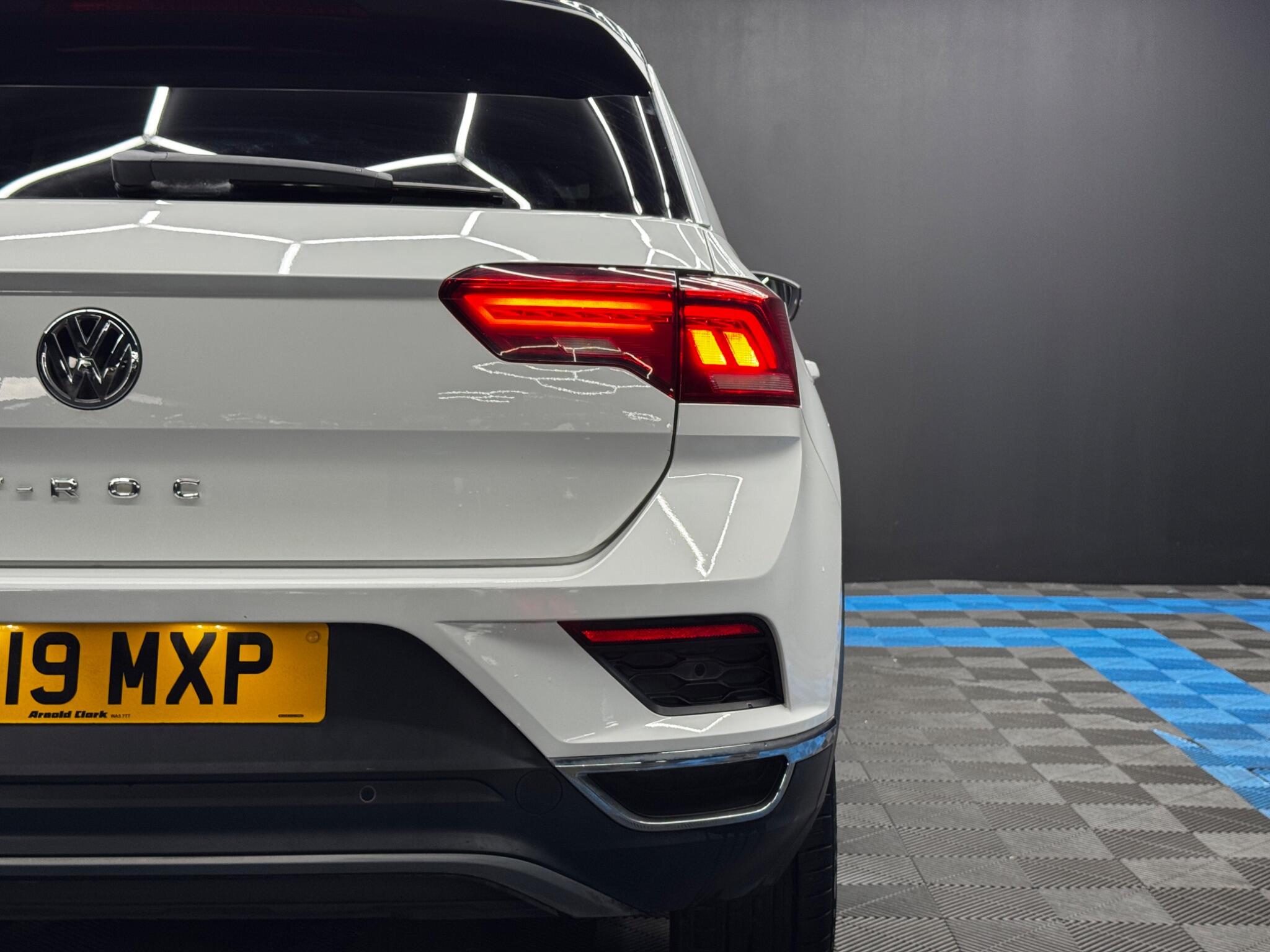 Volkswagen T-Roc view 41