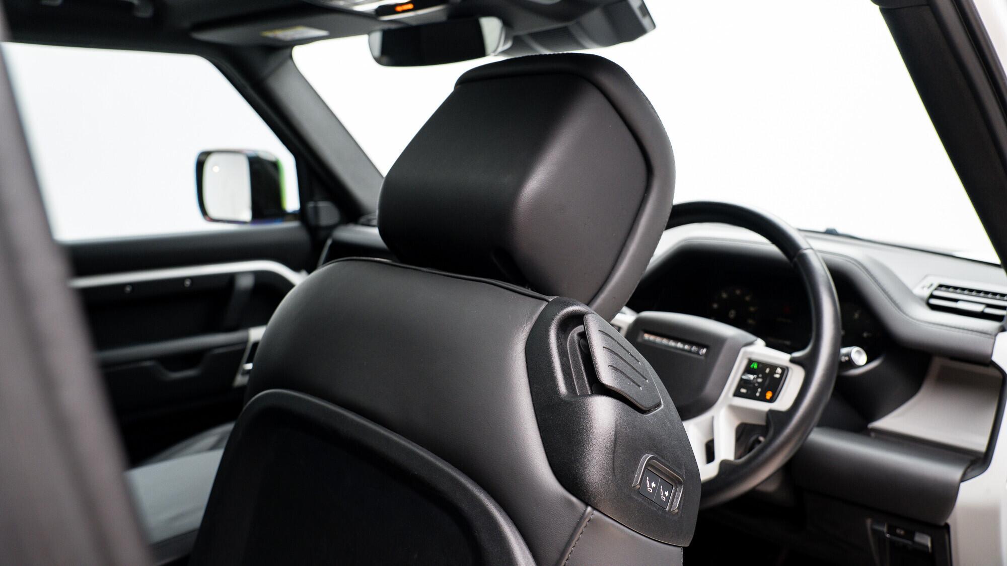Land Rover Defender view 22