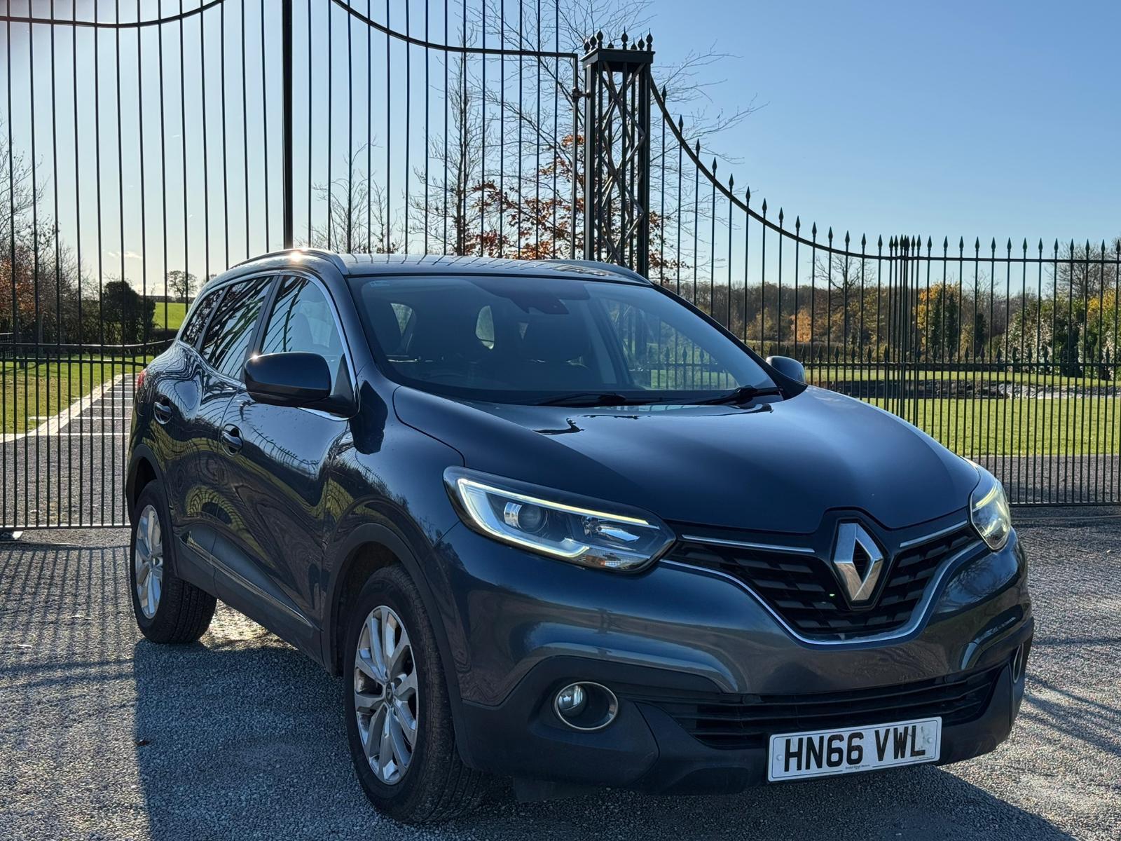 2016 Renault Kadjar 1.2 TCe Dynamique Nav Euro 6 (s/s) 5dr • 47,000 miles image 5