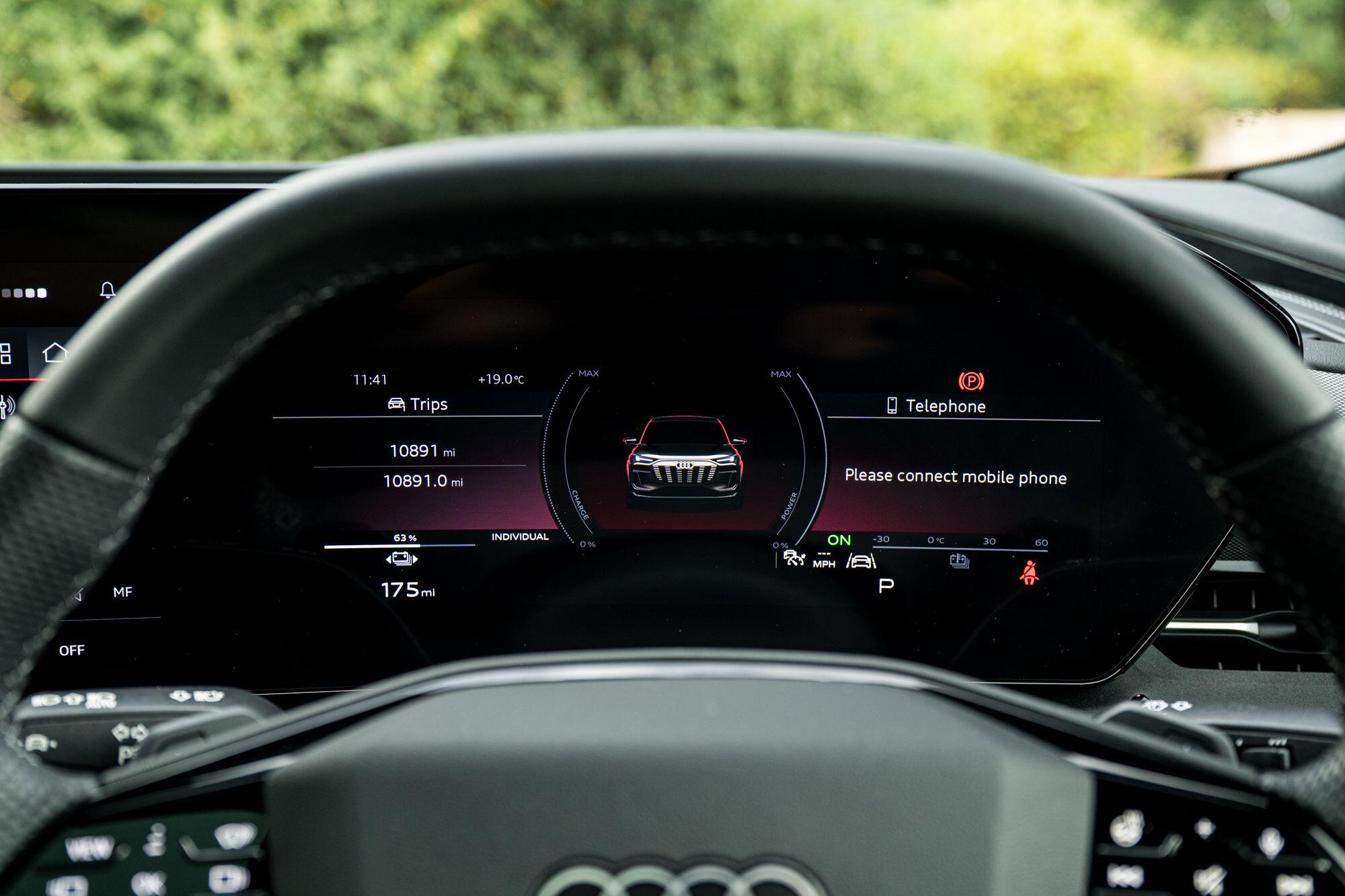 Audi SQ6 E-Tron view 44