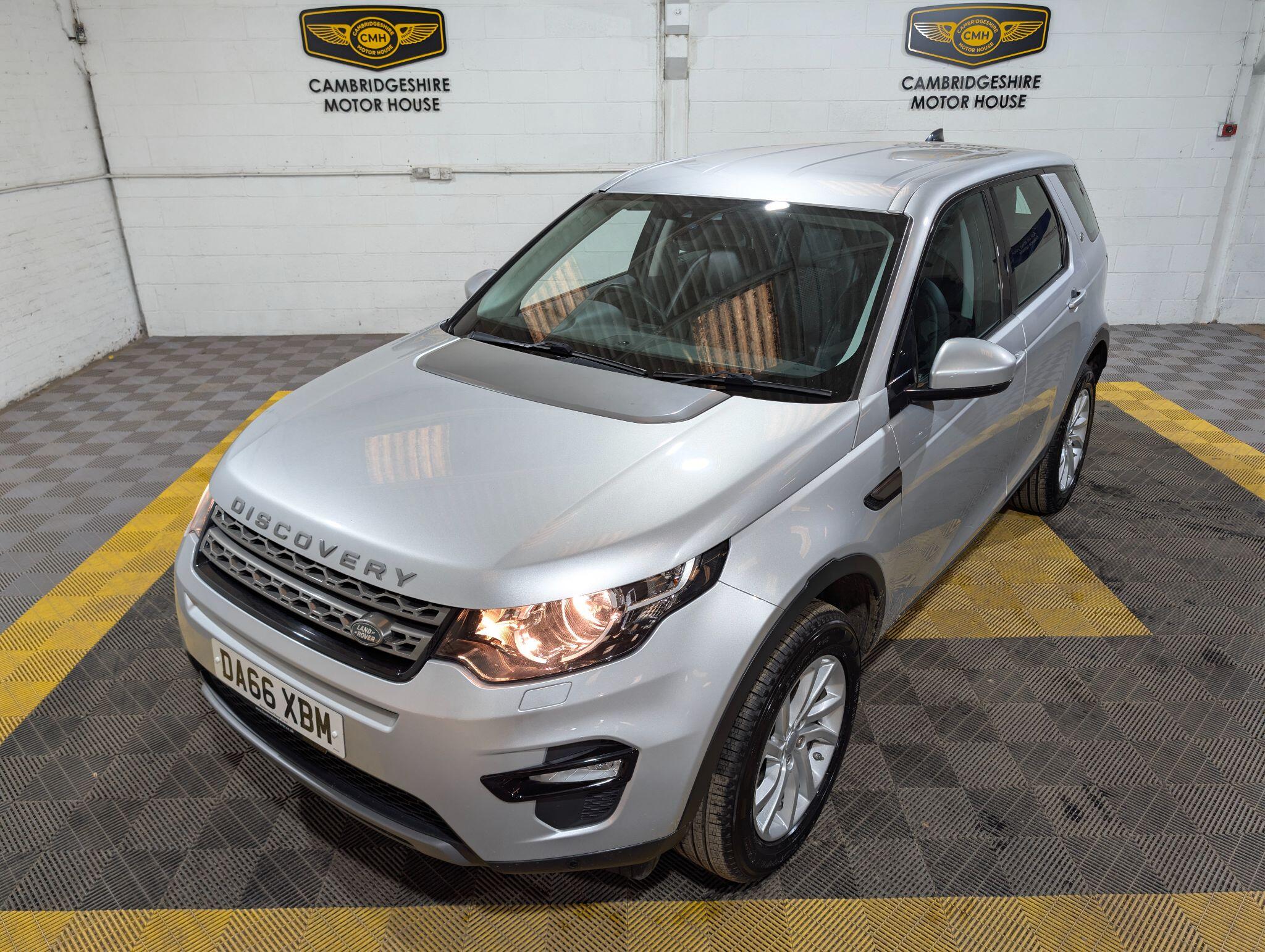 Land Rover Discovery Sport view 30