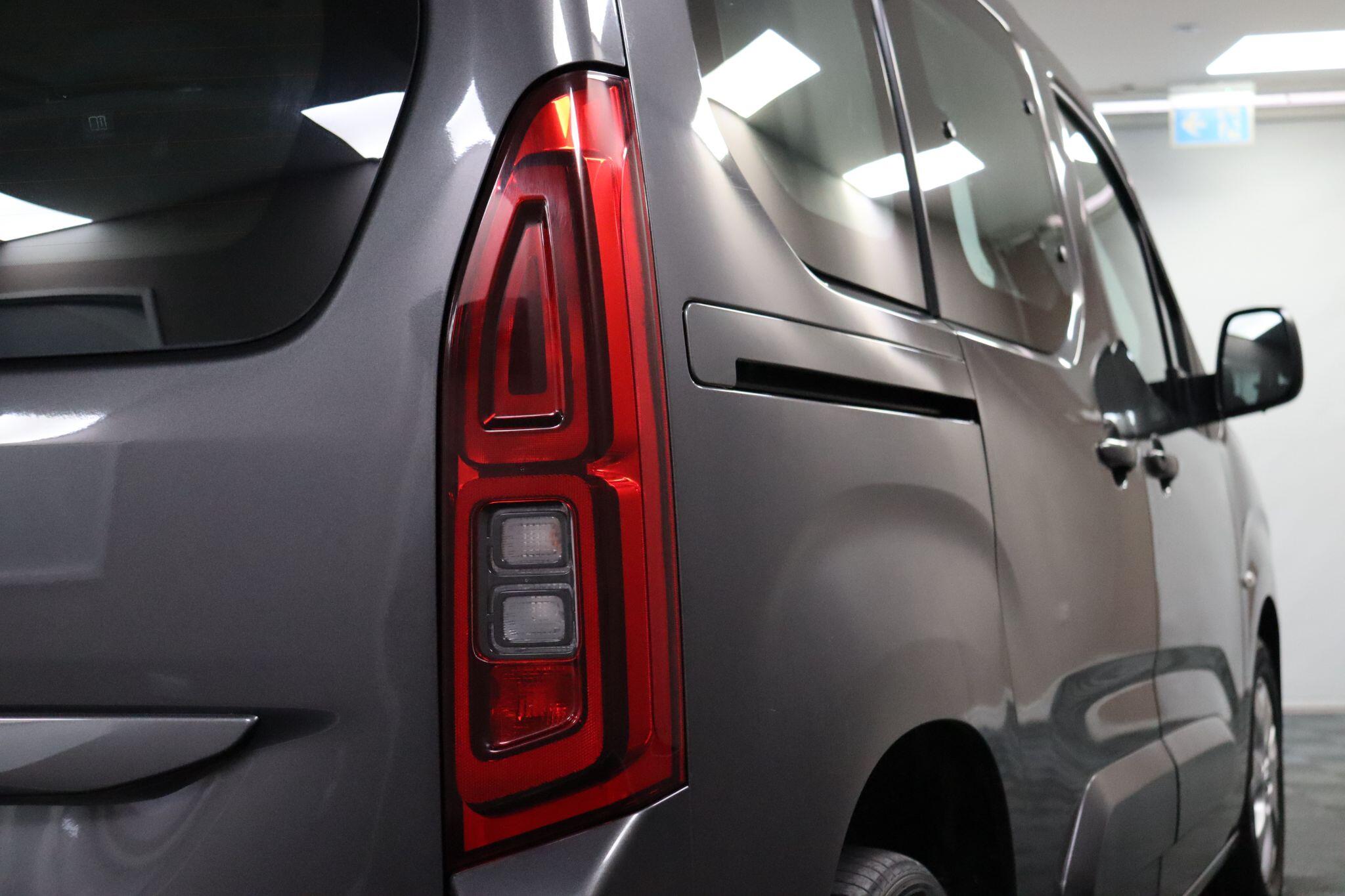 Vauxhall Combo Life view 23