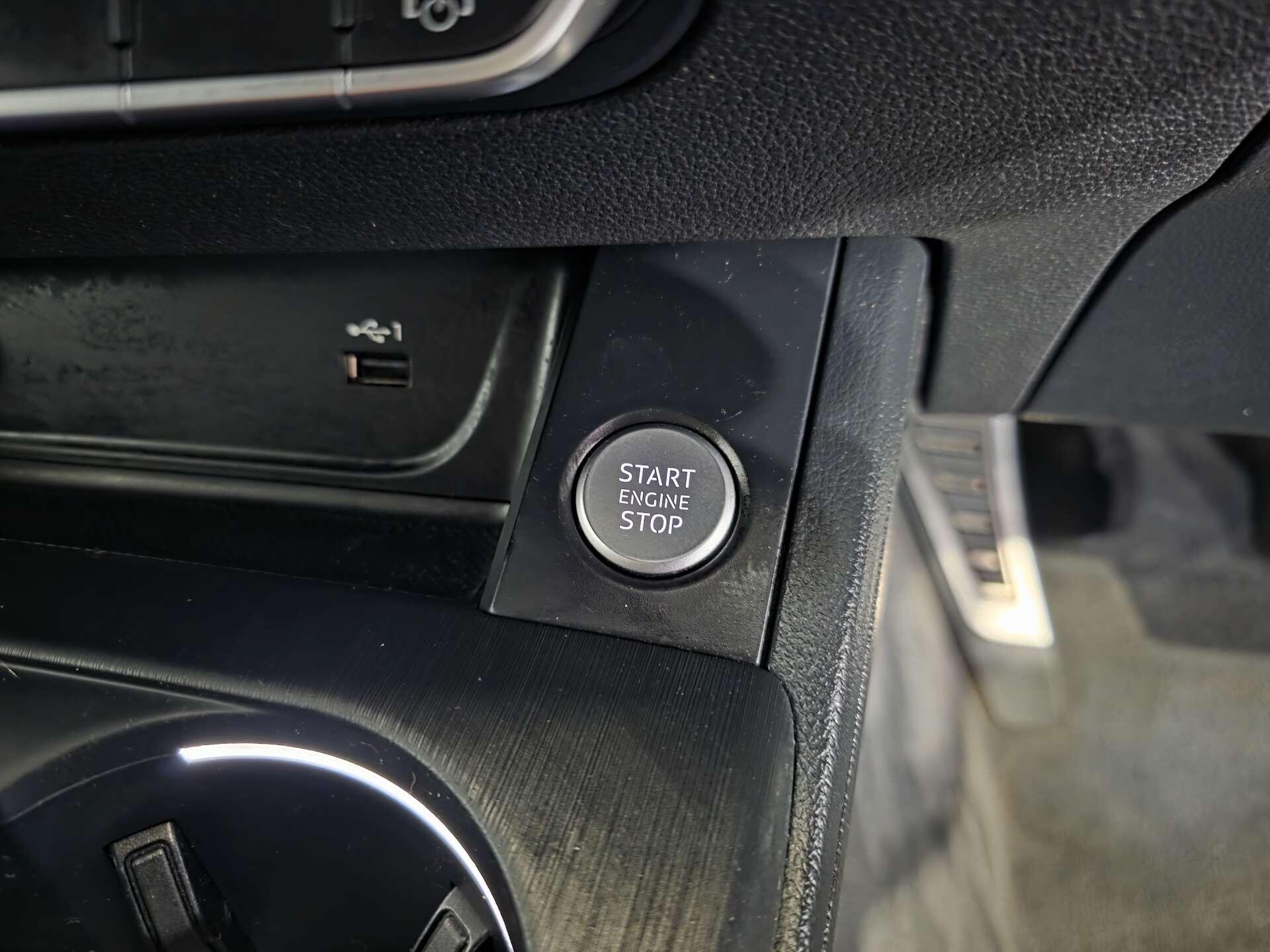 Audi A4 view 23