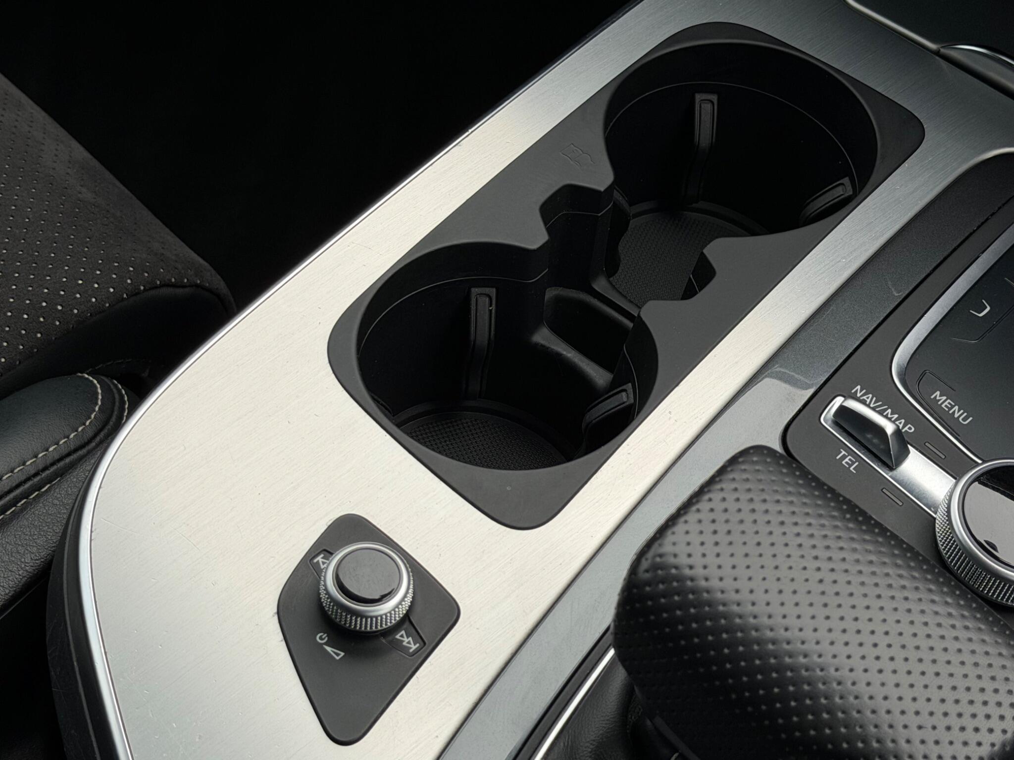Audi Q7 view 42