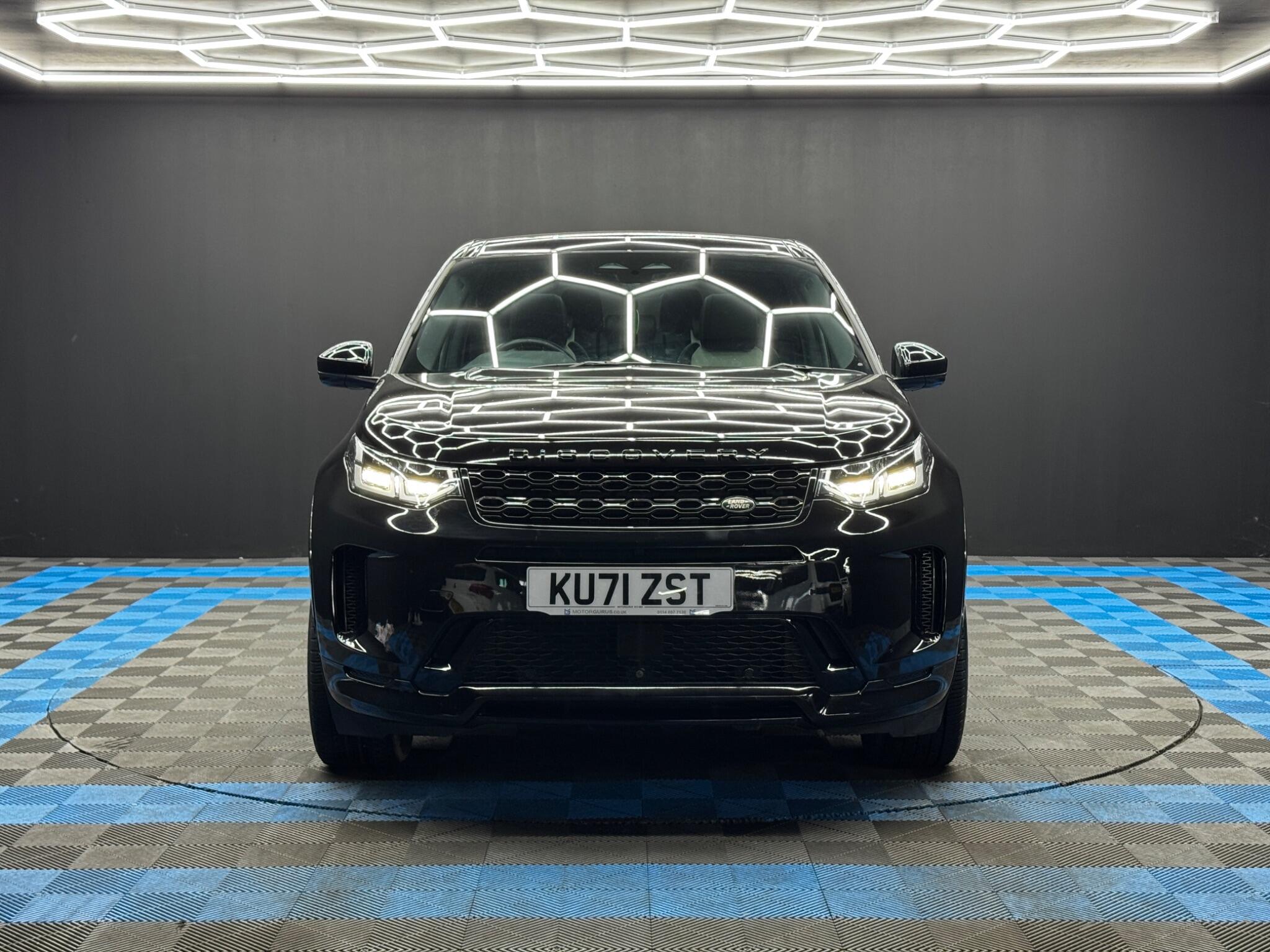 Land Rover Discovery Sport view 2
