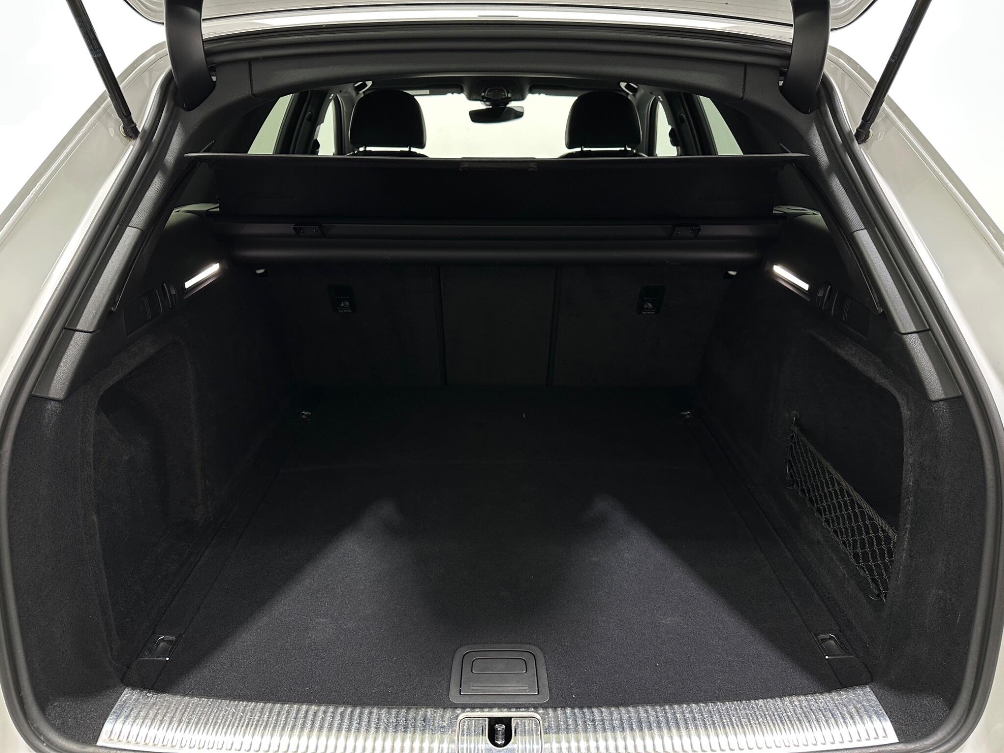 Audi A4 view 49