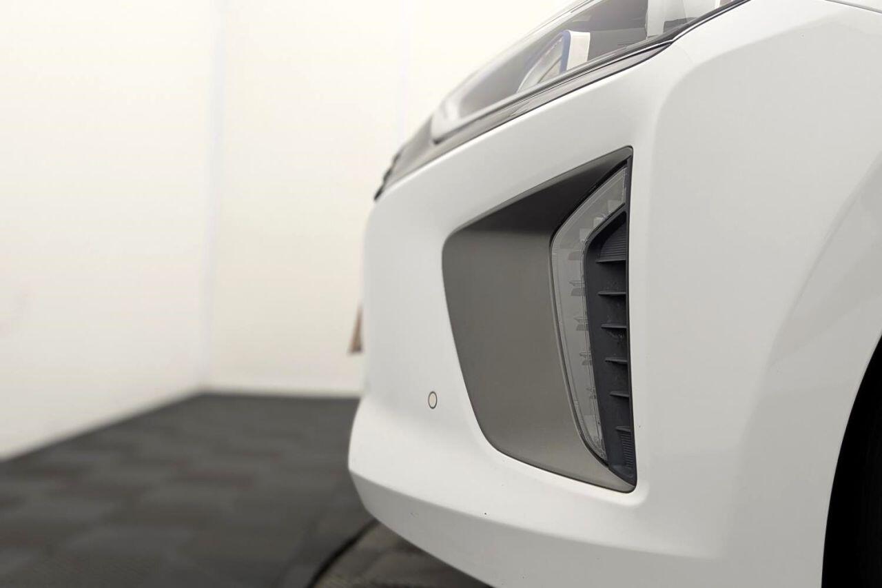 Hyundai IONIQ view 47