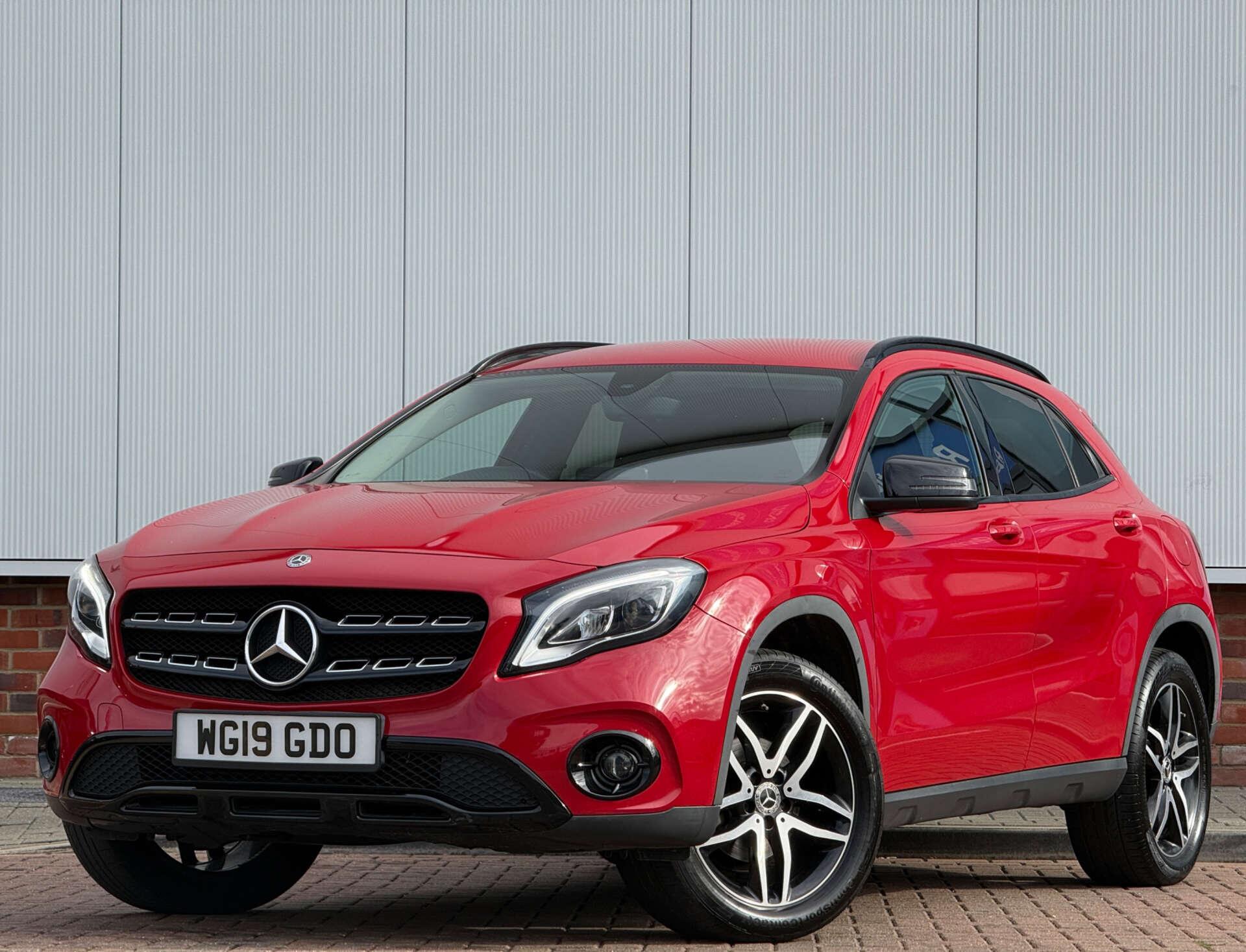 Mercedes-Benz GLA view 3