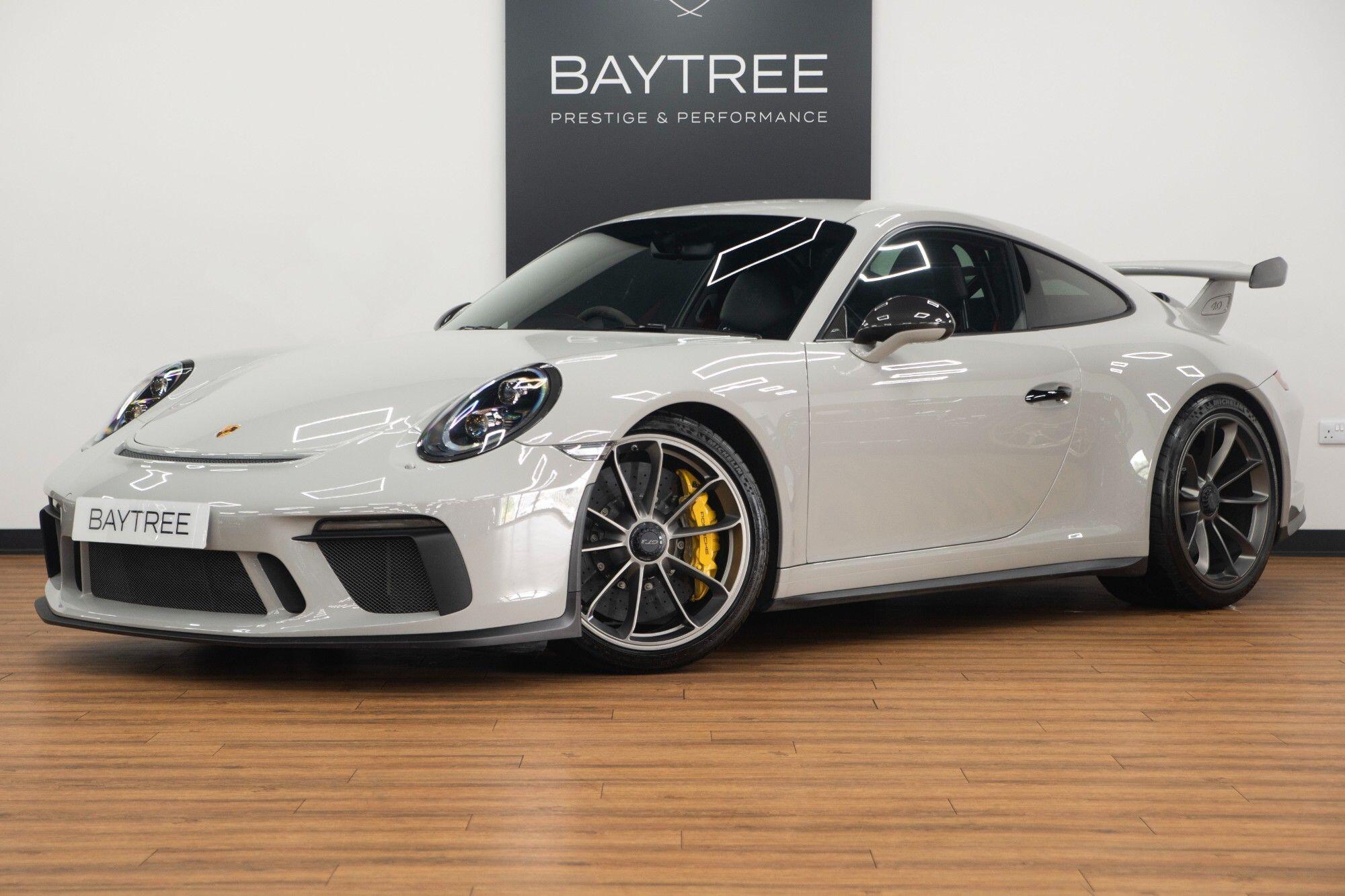Porsche 911 view 9